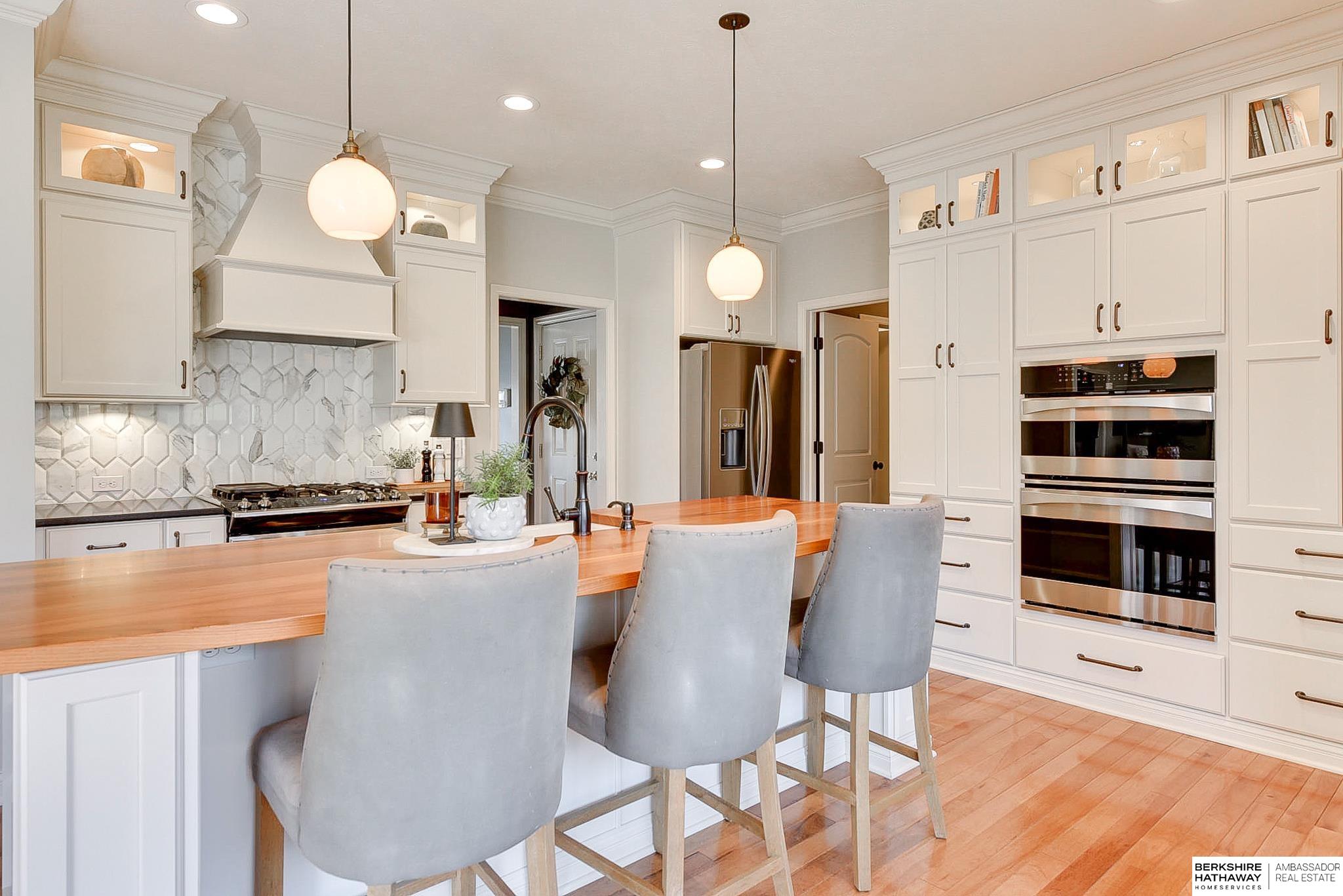 Omaha, Nebraska 68130, United States, 4 Bedrooms Bedrooms, ,2 BathroomsBathrooms,Residential,Pending,107960