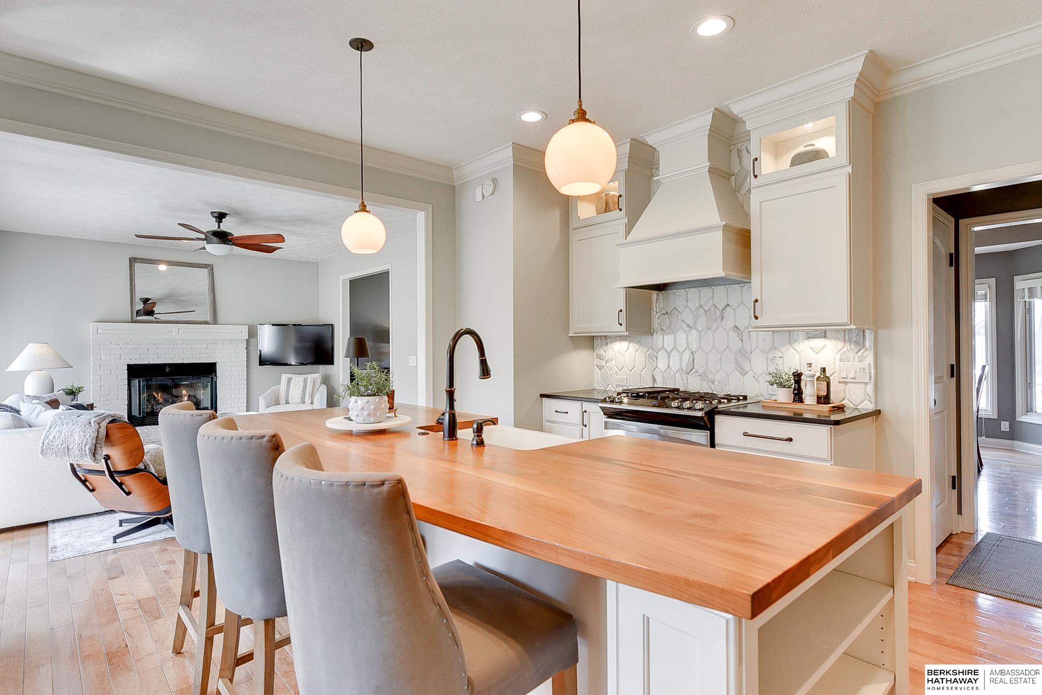 Omaha, Nebraska 68130, United States, 4 Bedrooms Bedrooms, ,2 BathroomsBathrooms,Residential,Pending,107960