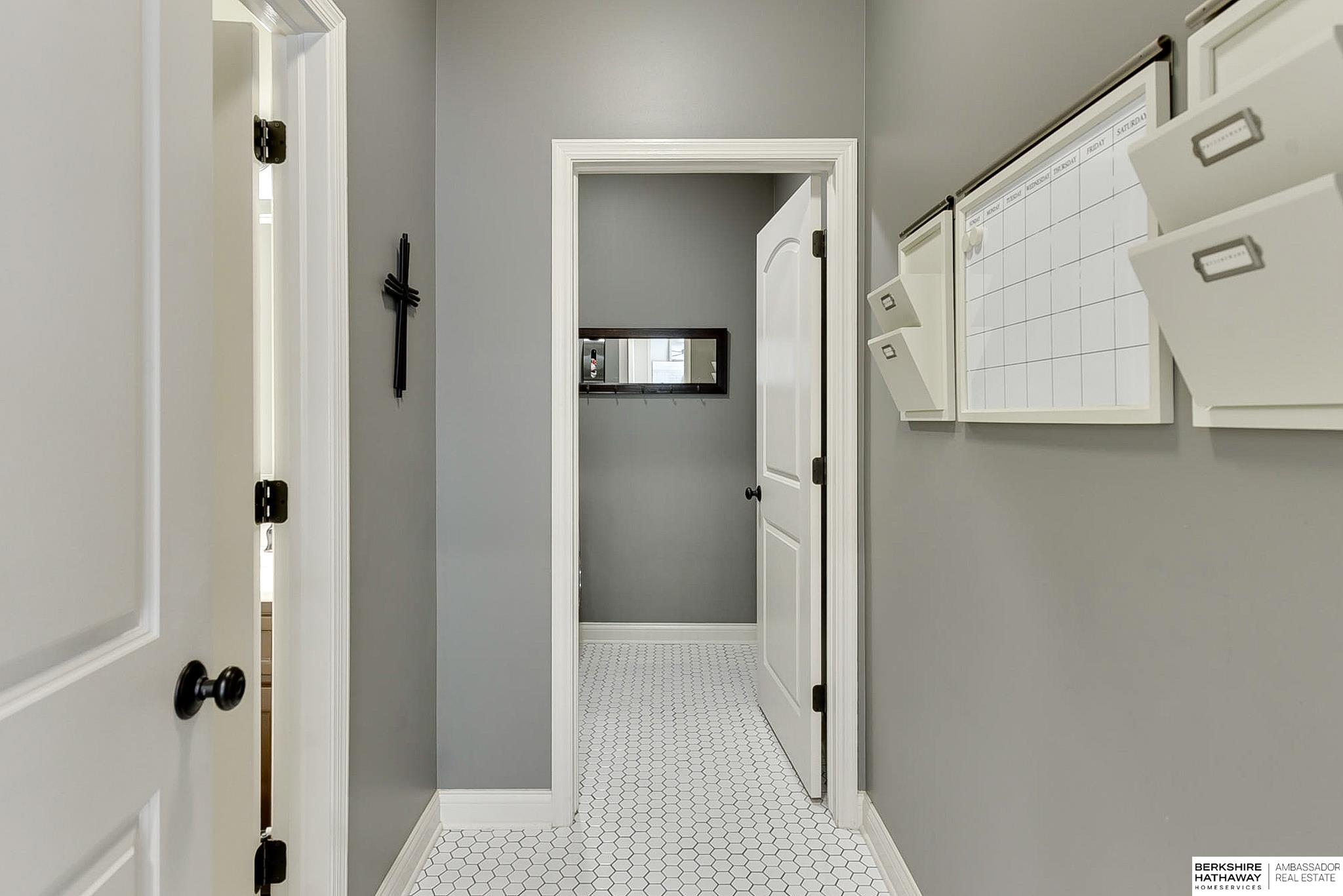 Omaha, Nebraska 68130, United States, 4 Bedrooms Bedrooms, ,2 BathroomsBathrooms,Residential,Pending,107960