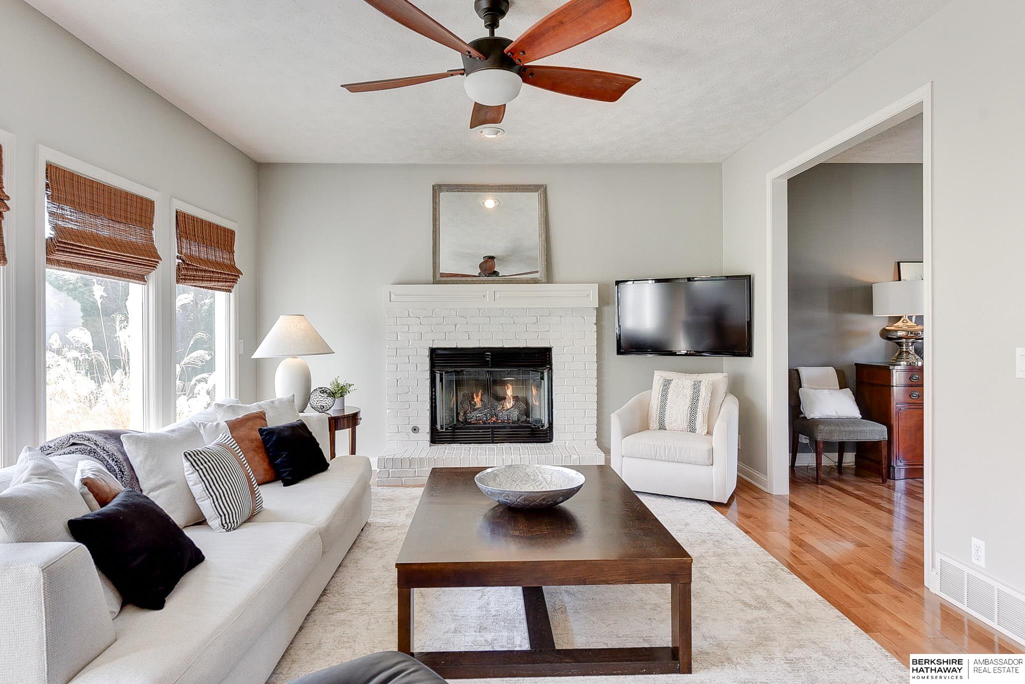 Omaha, Nebraska 68130, United States, 4 Bedrooms Bedrooms, ,2 BathroomsBathrooms,Residential,Pending,107960