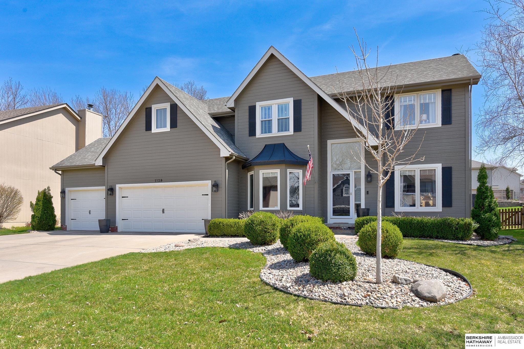 Omaha, Nebraska 68130, United States, 4 Bedrooms Bedrooms, ,2 BathroomsBathrooms,Residential,Pending,107960