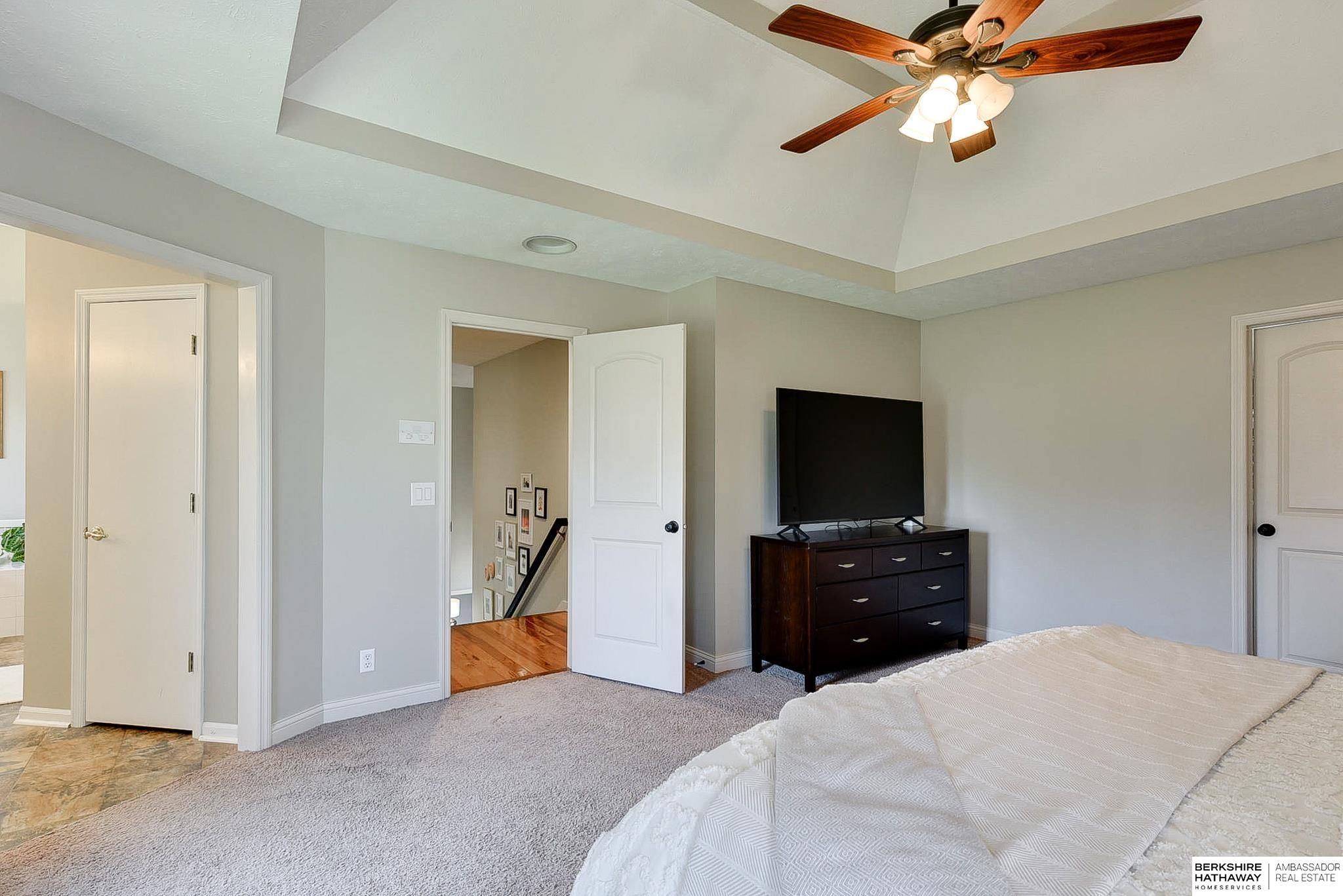 Omaha, Nebraska 68130, United States, 4 Bedrooms Bedrooms, ,2 BathroomsBathrooms,Residential,Pending,107960