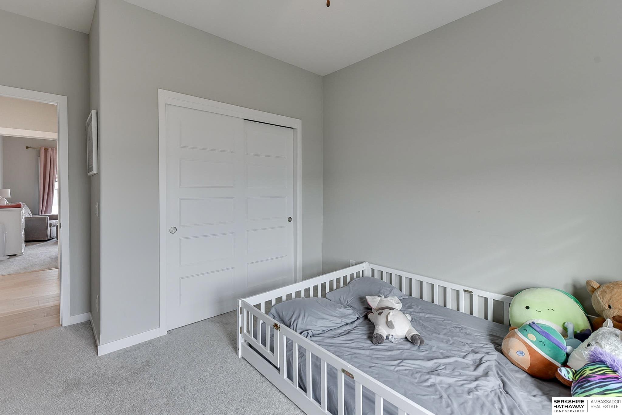 Omaha, Nebraska 68022, United States, 5 Bedrooms Bedrooms, ,3 BathroomsBathrooms,Residential,Pending,36267