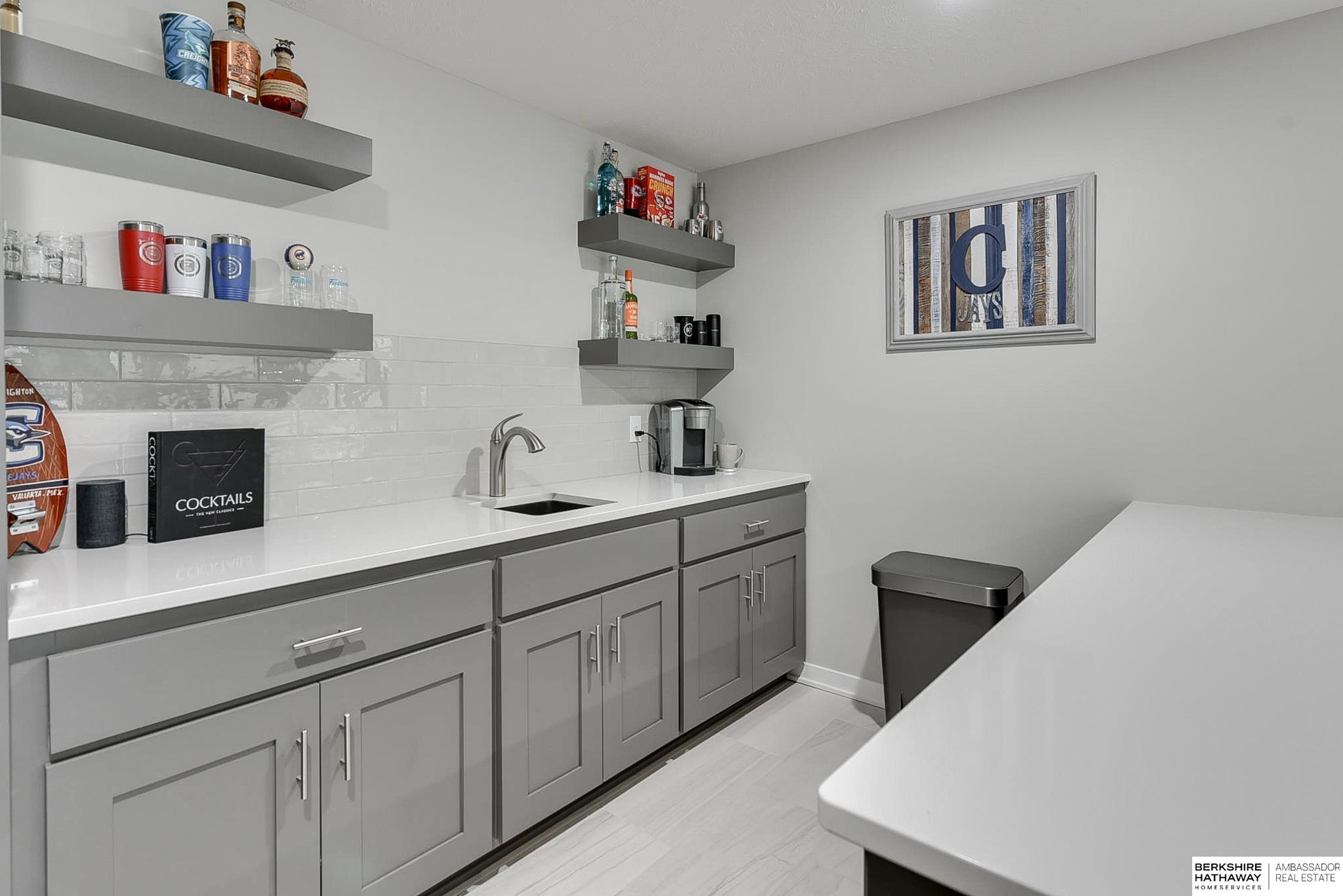 Omaha, Nebraska 68022, United States, 5 Bedrooms Bedrooms, ,3 BathroomsBathrooms,Residential,Pending,36267