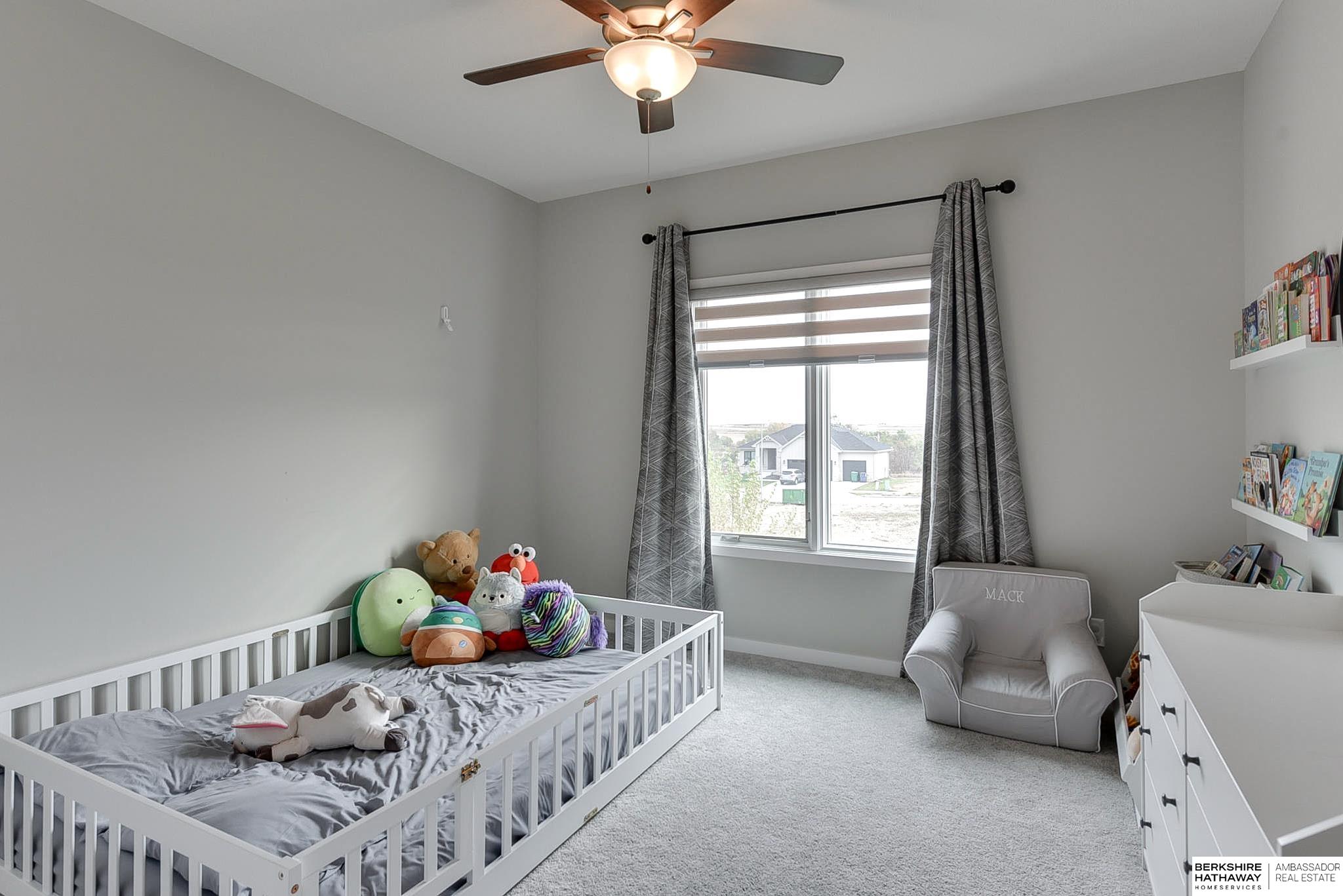 Omaha, Nebraska 68022, United States, 5 Bedrooms Bedrooms, ,3 BathroomsBathrooms,Residential,Pending,36267