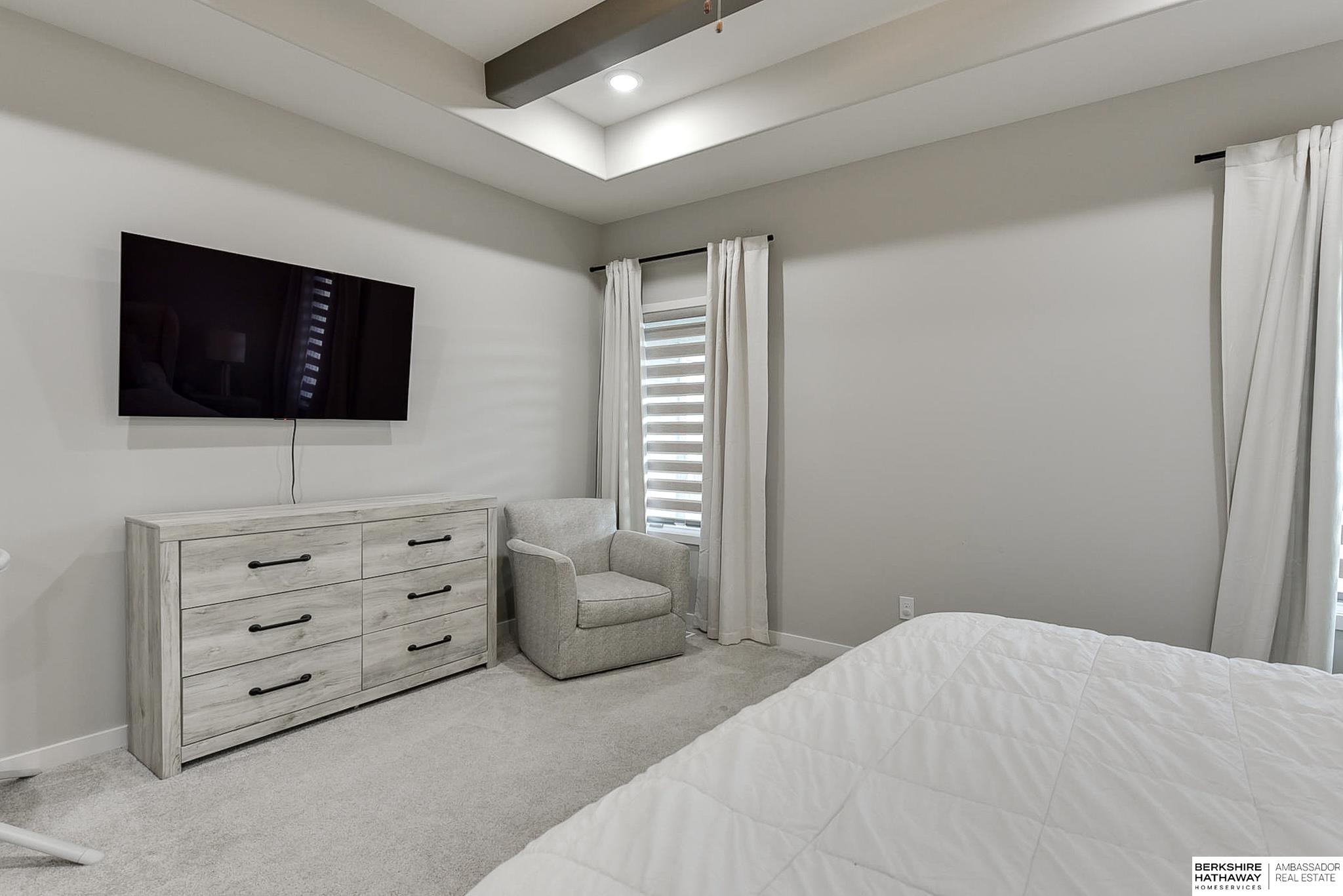 Omaha, Nebraska 68022, United States, 5 Bedrooms Bedrooms, ,3 BathroomsBathrooms,Residential,Pending,36267