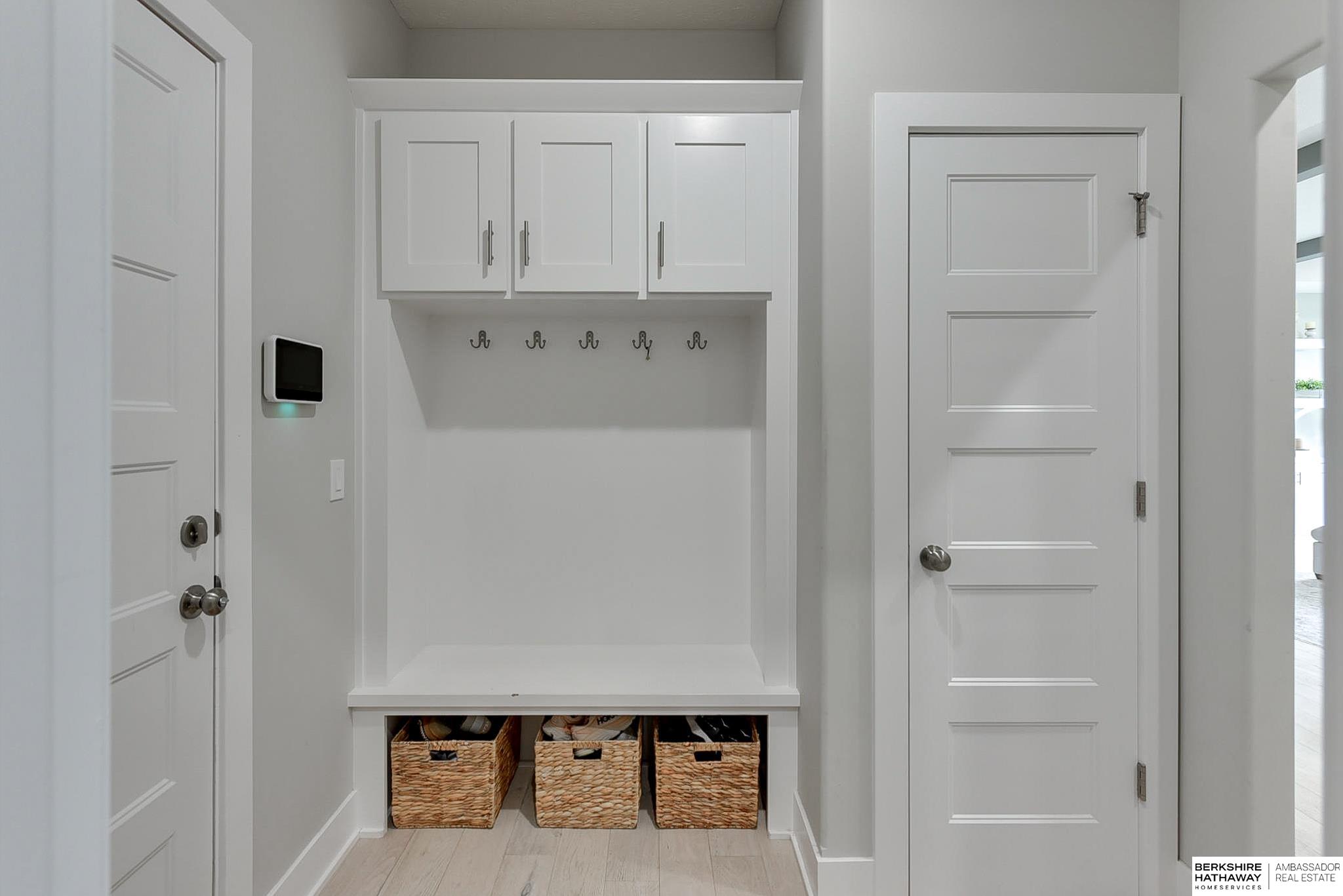 Omaha, Nebraska 68022, United States, 5 Bedrooms Bedrooms, ,3 BathroomsBathrooms,Residential,Pending,36267