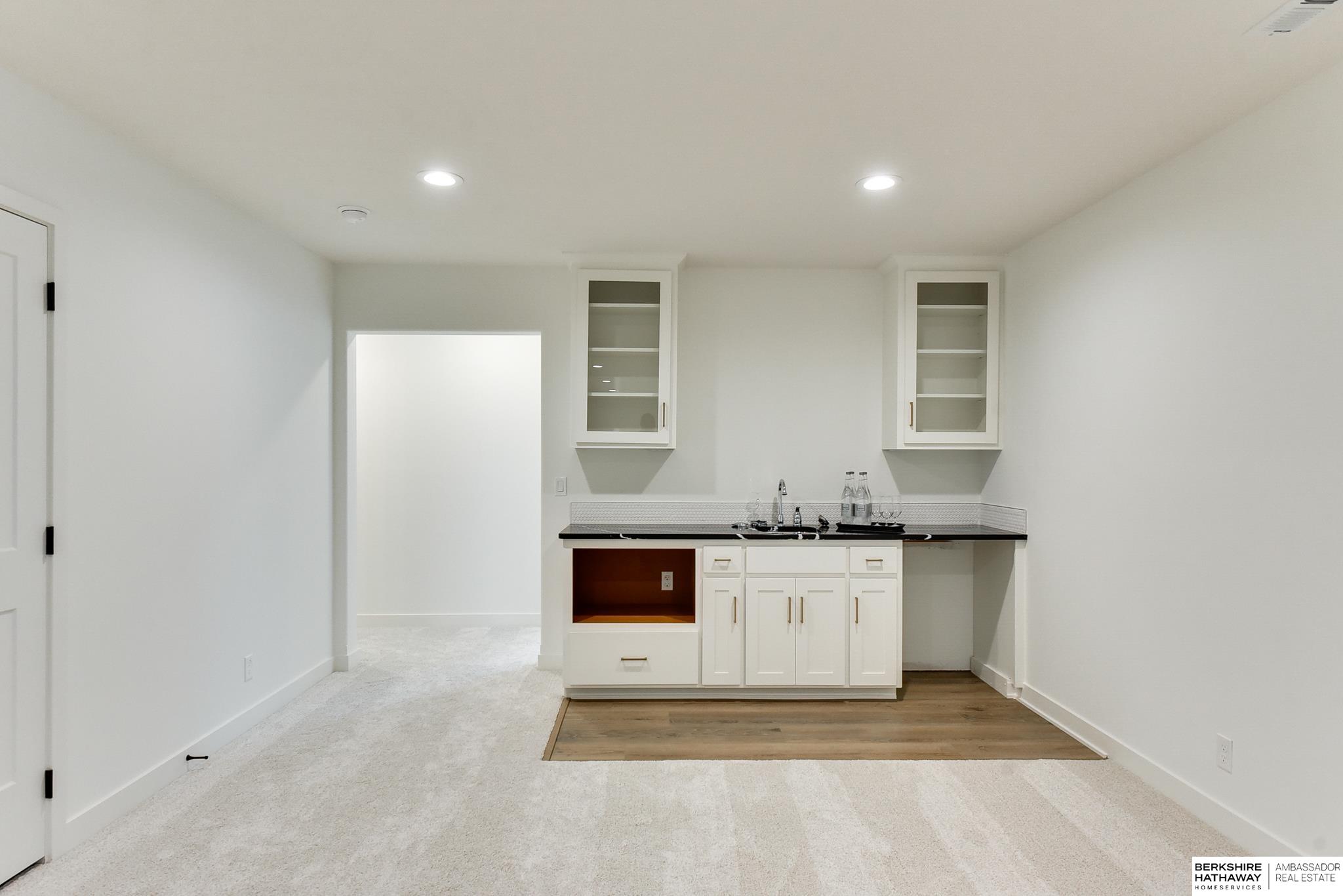 Omaha, Nebraska 68135, United States, 4 Bedrooms Bedrooms, ,3 BathroomsBathrooms,Residential,Active,30089