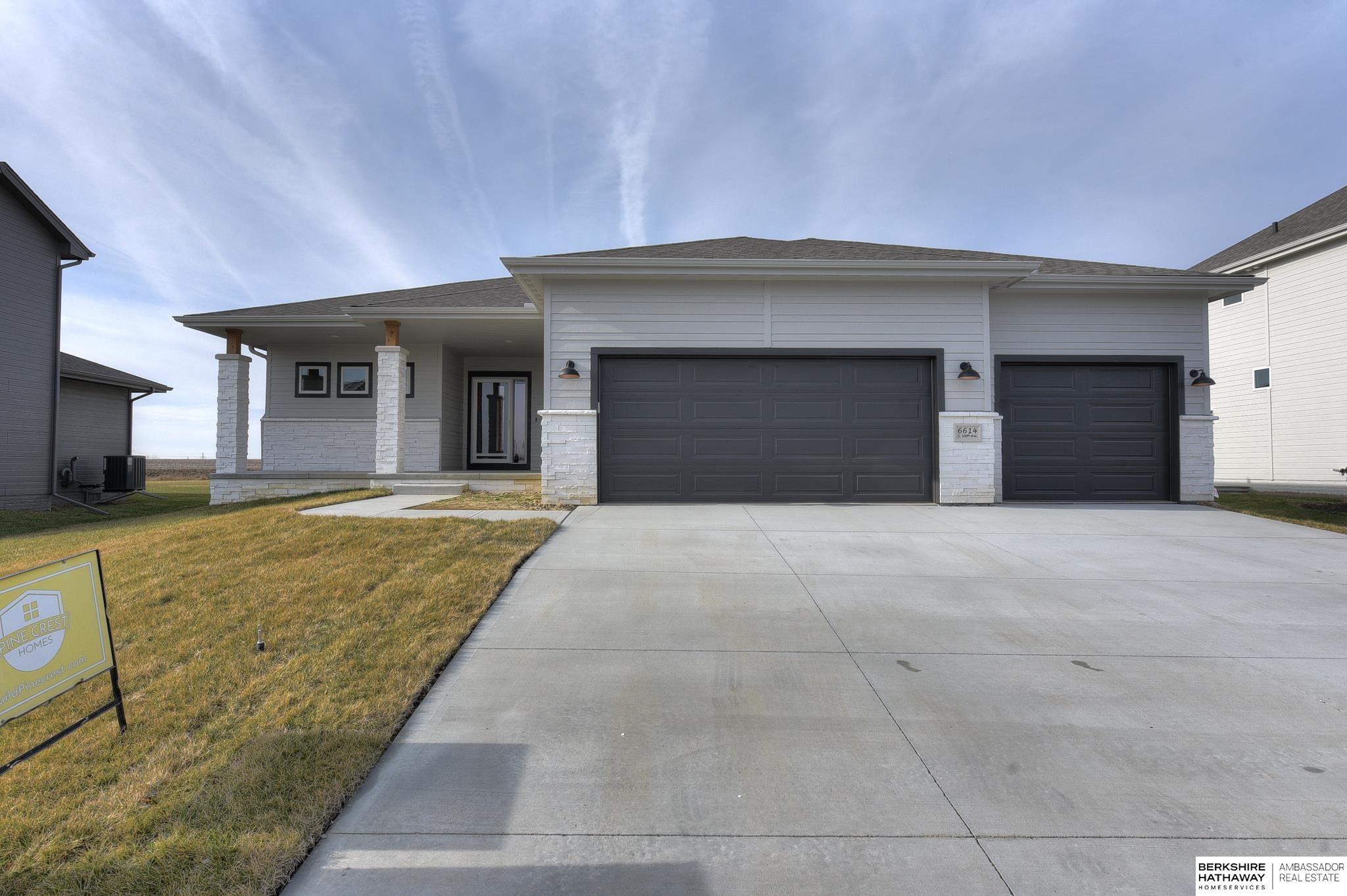 Omaha, Nebraska 68135, United States, 4 Bedrooms Bedrooms, ,3 BathroomsBathrooms,Residential,Active,30089