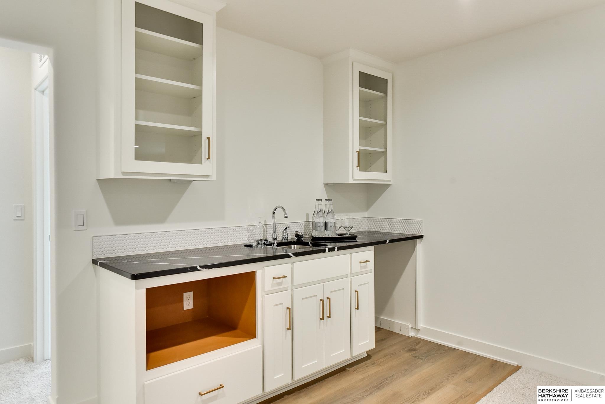 Omaha, Nebraska 68135, United States, 4 Bedrooms Bedrooms, ,3 BathroomsBathrooms,Residential,Active,30089