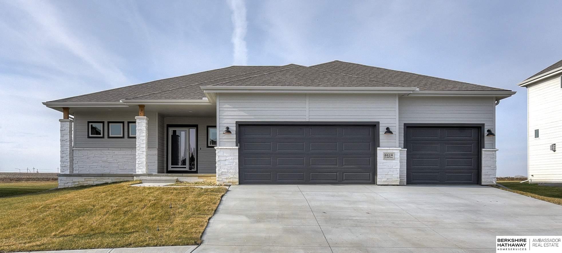 Omaha, Nebraska 68135, United States, 4 Bedrooms Bedrooms, ,3 BathroomsBathrooms,Residential,Active,30089