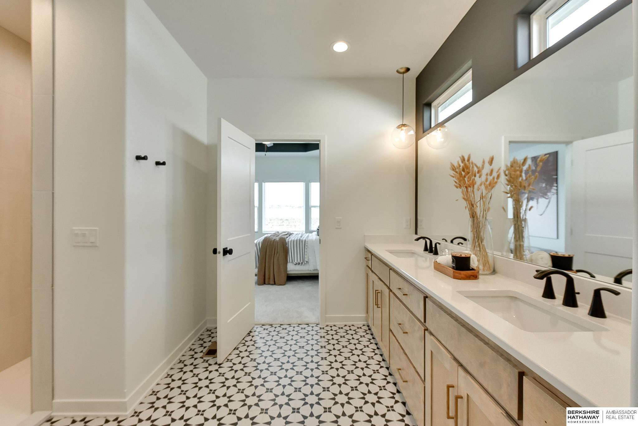 Omaha, Nebraska 68135, United States, 4 Bedrooms Bedrooms, ,3 BathroomsBathrooms,Residential,Active,30089