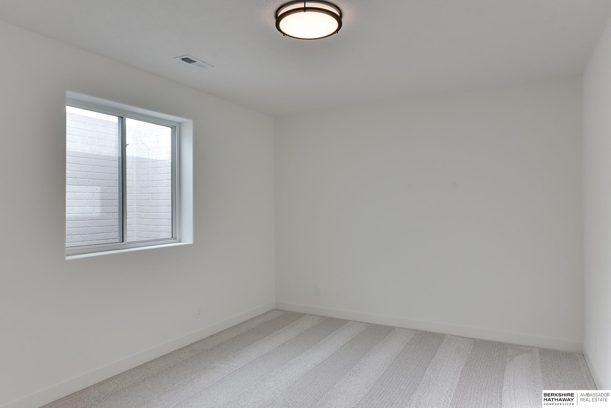 Omaha, Nebraska 68135, United States, 4 Bedrooms Bedrooms, ,3 BathroomsBathrooms,Residential,Active,30089