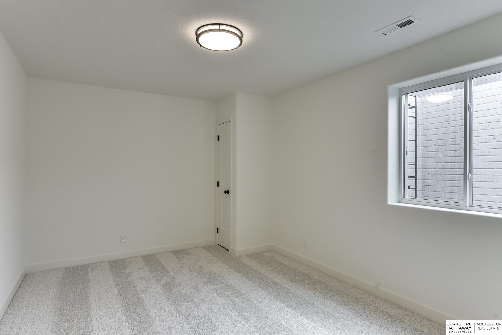 Omaha, Nebraska 68135, United States, 4 Bedrooms Bedrooms, ,3 BathroomsBathrooms,Residential,Active,30089