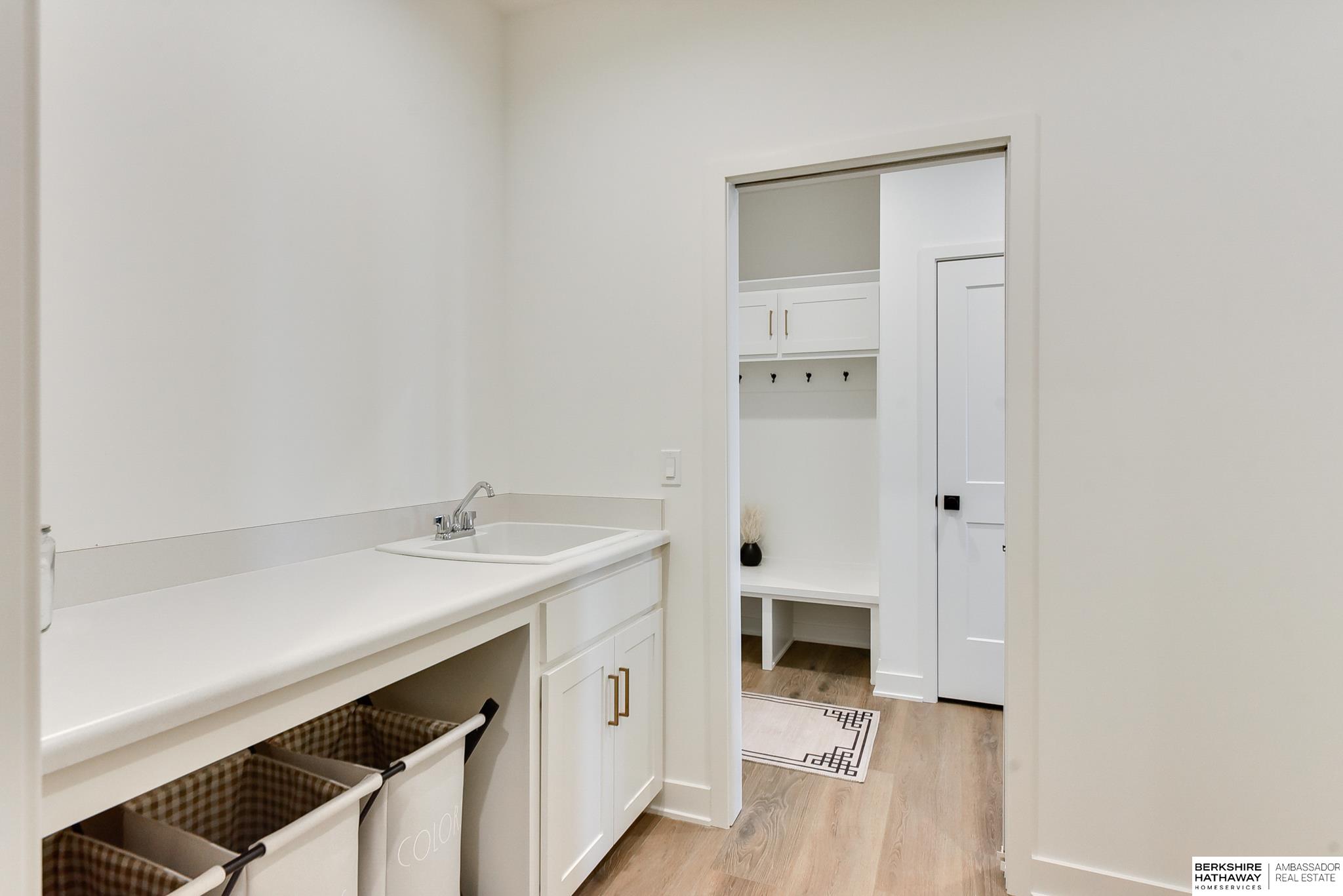 Omaha, Nebraska 68135, United States, 4 Bedrooms Bedrooms, ,3 BathroomsBathrooms,Residential,Active,30089