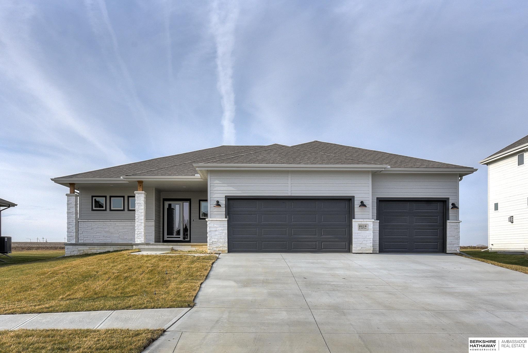 Omaha, Nebraska 68135, United States, 4 Bedrooms Bedrooms, ,3 BathroomsBathrooms,Residential,Active,30089