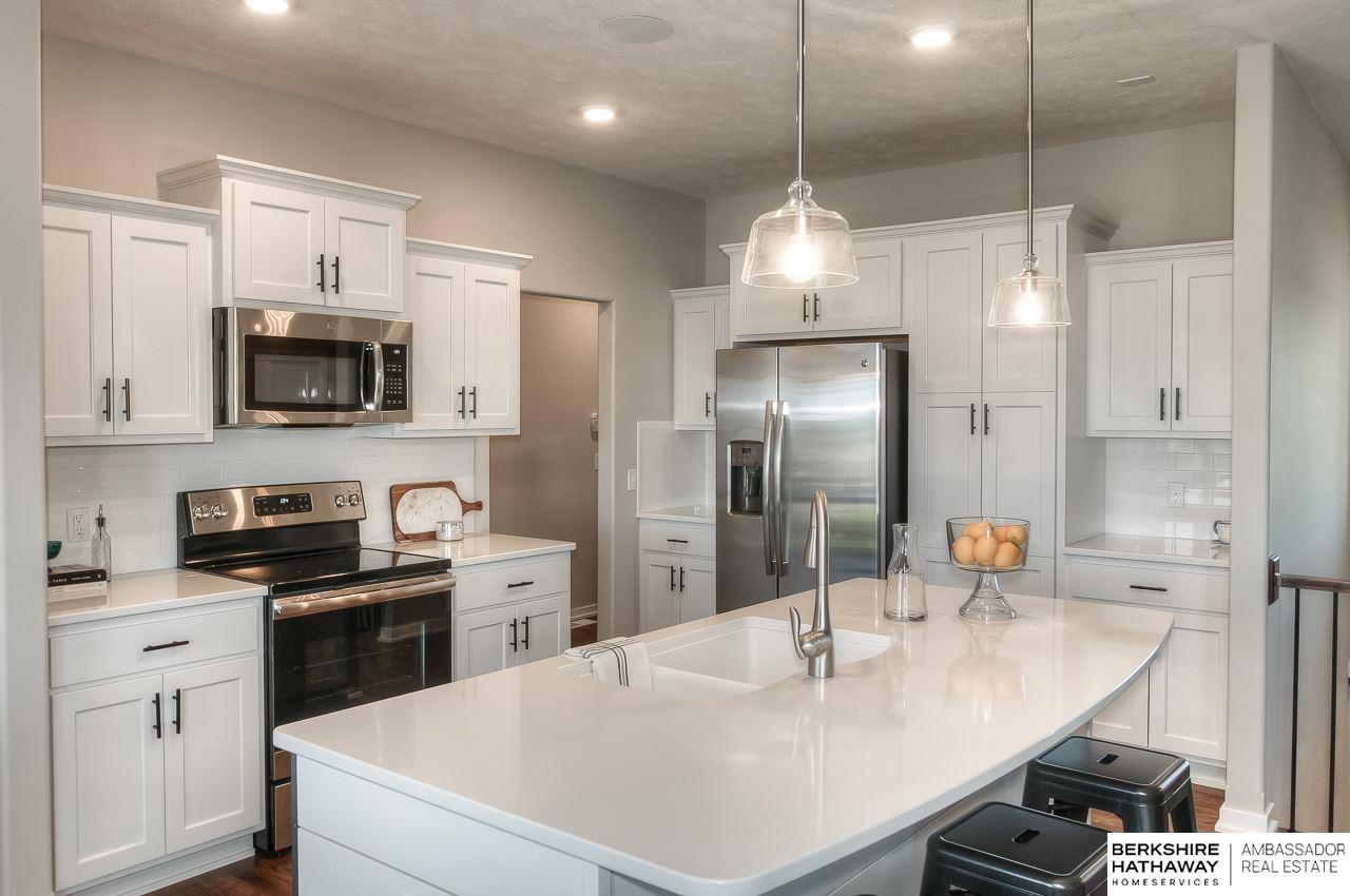 Bellevue, Nebraska 68123, United States, 5 Bedrooms Bedrooms, ,3 BathroomsBathrooms,Residential,Active,72895