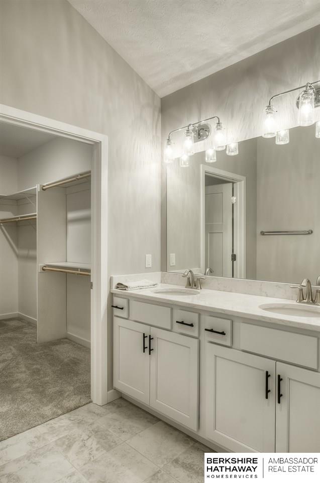 Bellevue, Nebraska 68123, United States, 5 Bedrooms Bedrooms, ,3 BathroomsBathrooms,Residential,Active,72895