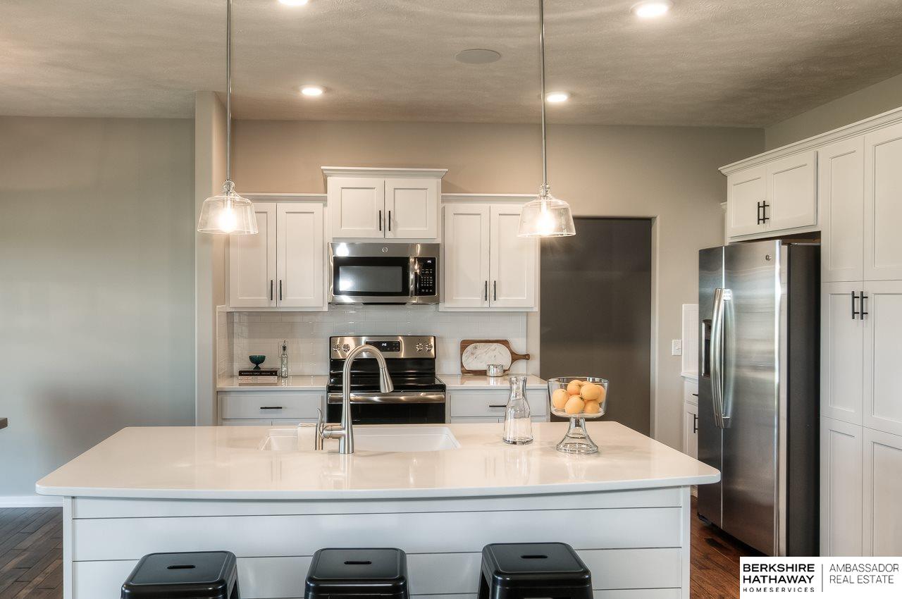 Bellevue, Nebraska 68123, United States, 5 Bedrooms Bedrooms, ,3 BathroomsBathrooms,Residential,Active,72895