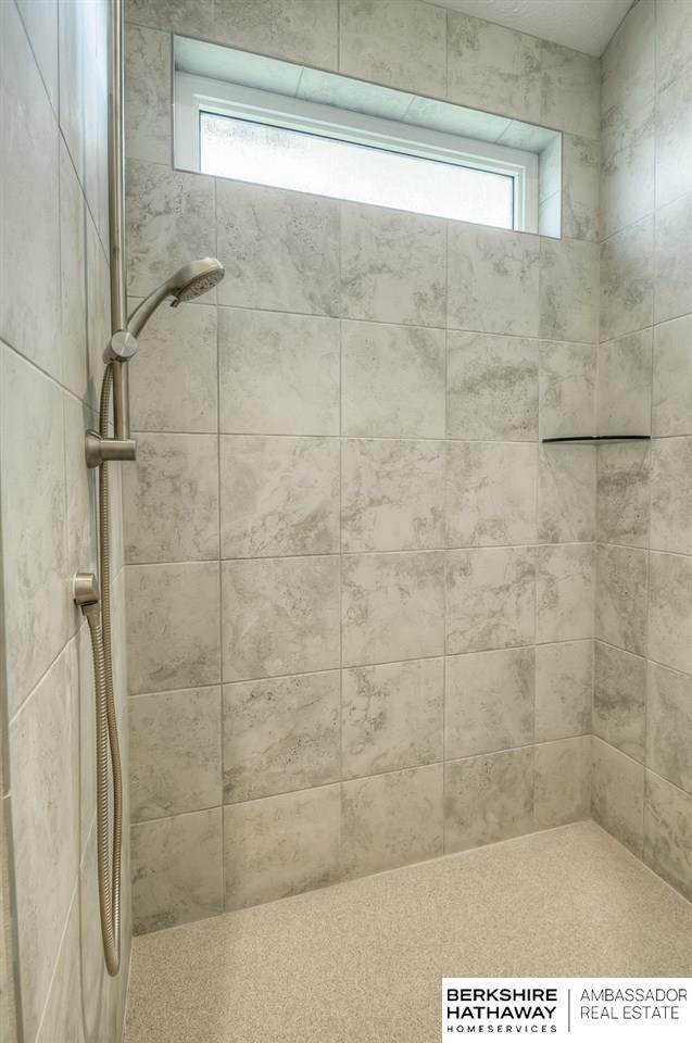 Bellevue, Nebraska 68123, United States, 5 Bedrooms Bedrooms, ,3 BathroomsBathrooms,Residential,Active,72895