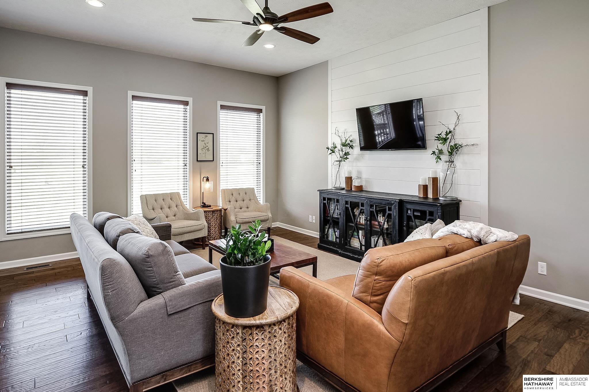 Yutan, Nebraska 68073, United States, 5 Bedrooms Bedrooms, ,3 BathroomsBathrooms,Residential,Pending,120040