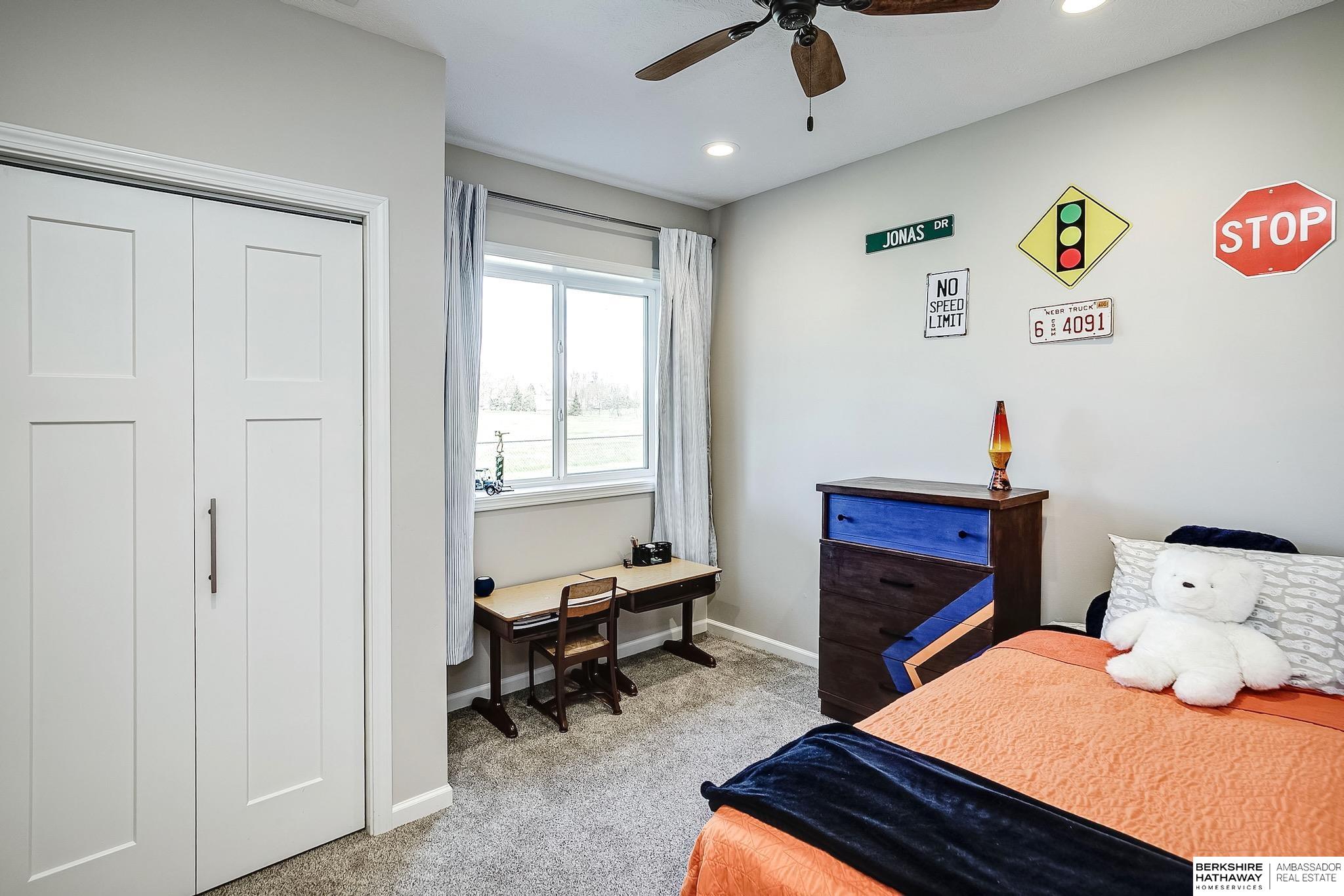 Yutan, Nebraska 68073, United States, 5 Bedrooms Bedrooms, ,3 BathroomsBathrooms,Residential,Pending,120040