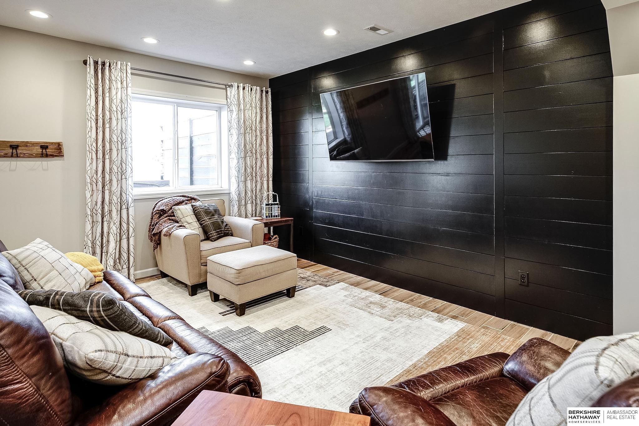 Yutan, Nebraska 68073, United States, 5 Bedrooms Bedrooms, ,3 BathroomsBathrooms,Residential,Pending,120040