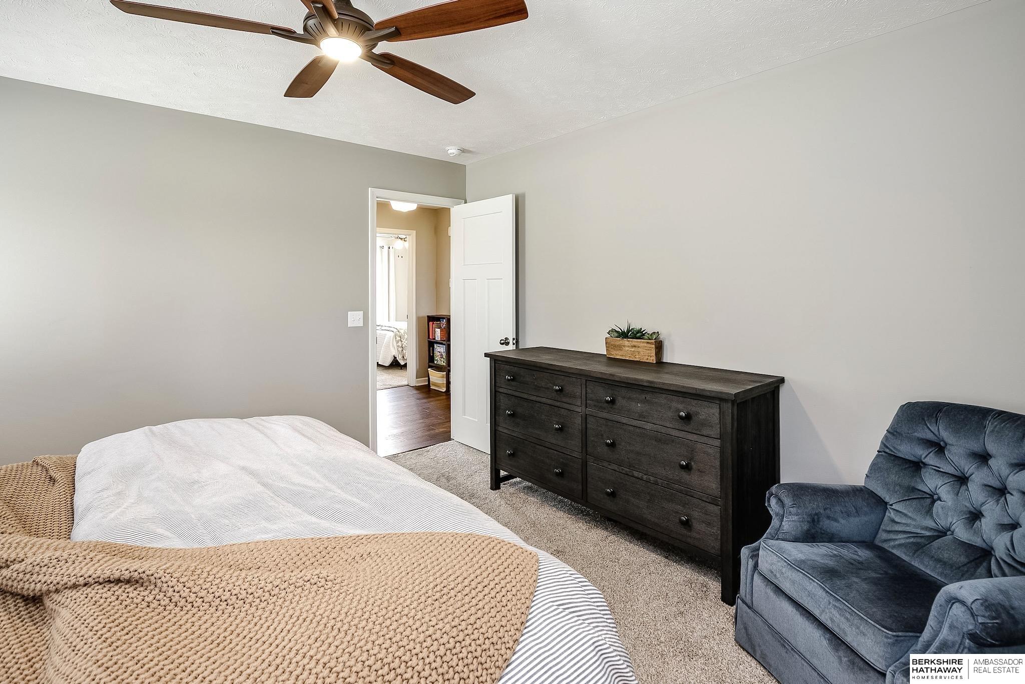 Yutan, Nebraska 68073, United States, 5 Bedrooms Bedrooms, ,3 BathroomsBathrooms,Residential,Pending,120040