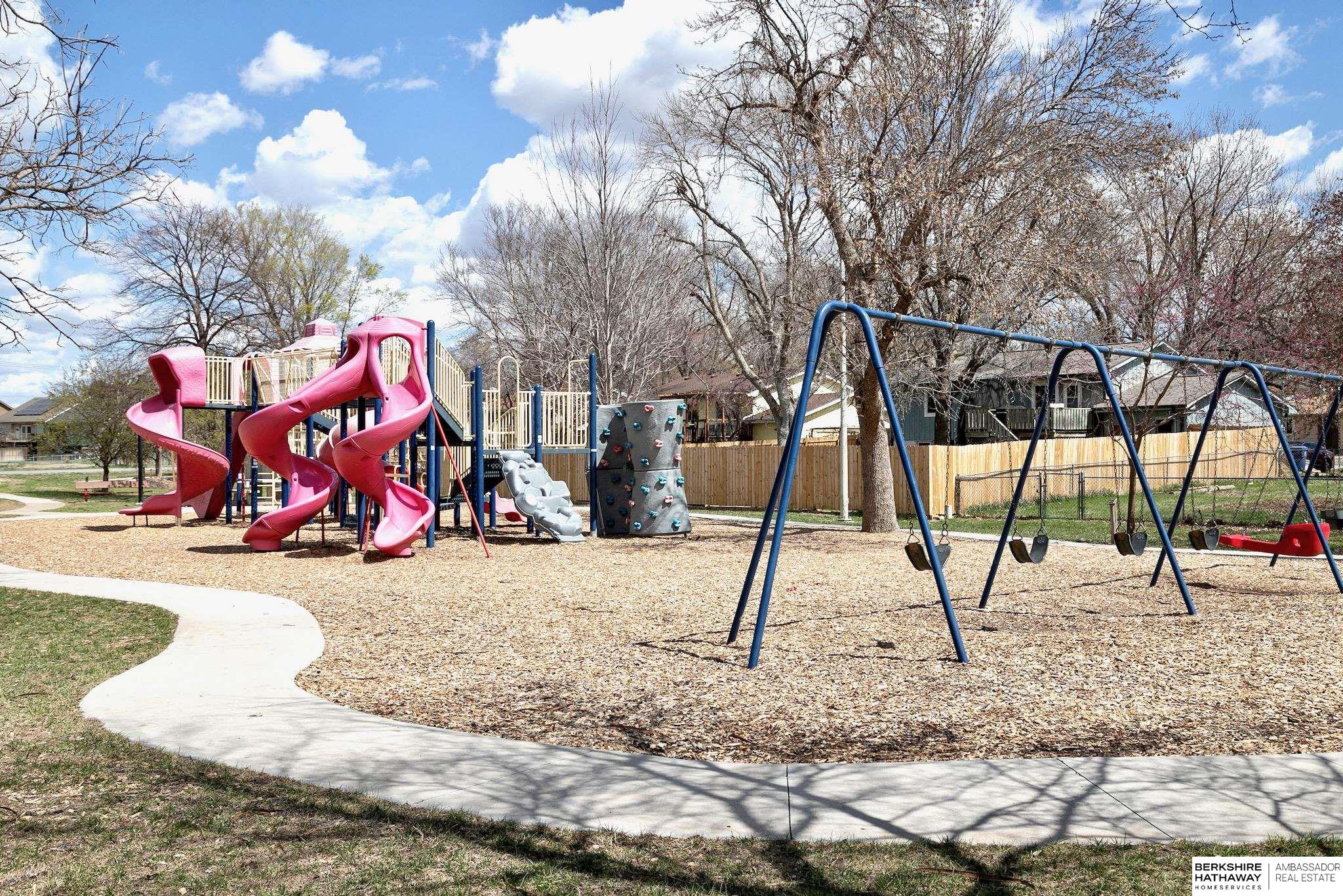 Yutan, Nebraska 68073, United States, 5 Bedrooms Bedrooms, ,3 BathroomsBathrooms,Residential,Pending,120040