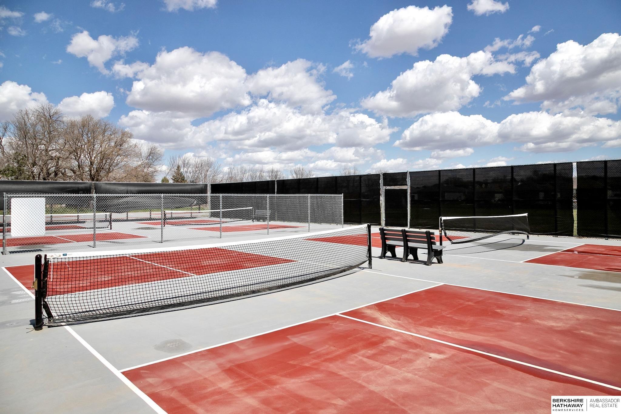 Yutan, Nebraska 68073, United States, 5 Bedrooms Bedrooms, ,3 BathroomsBathrooms,Residential,Pending,120040