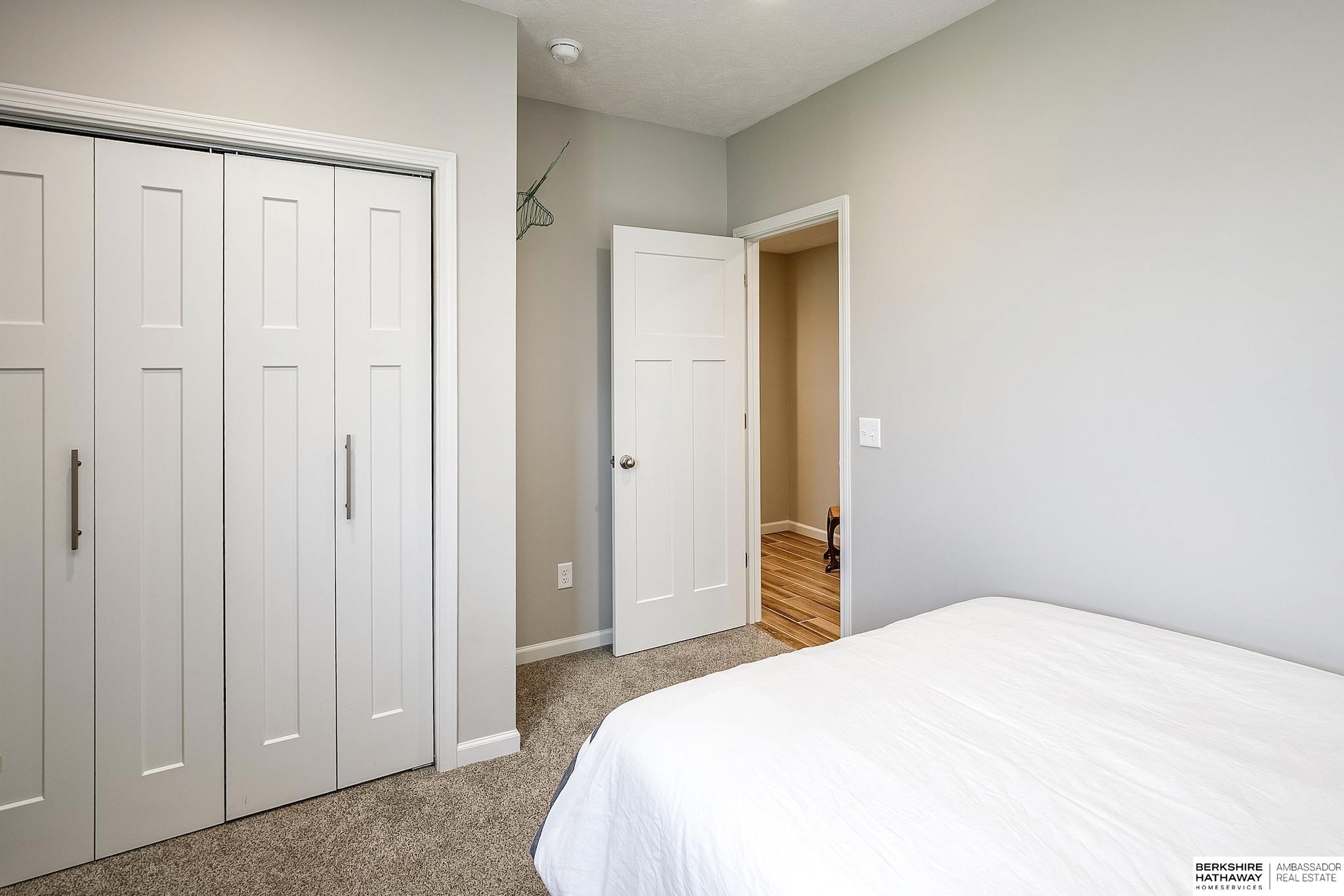 Yutan, Nebraska 68073, United States, 5 Bedrooms Bedrooms, ,3 BathroomsBathrooms,Residential,Pending,120040