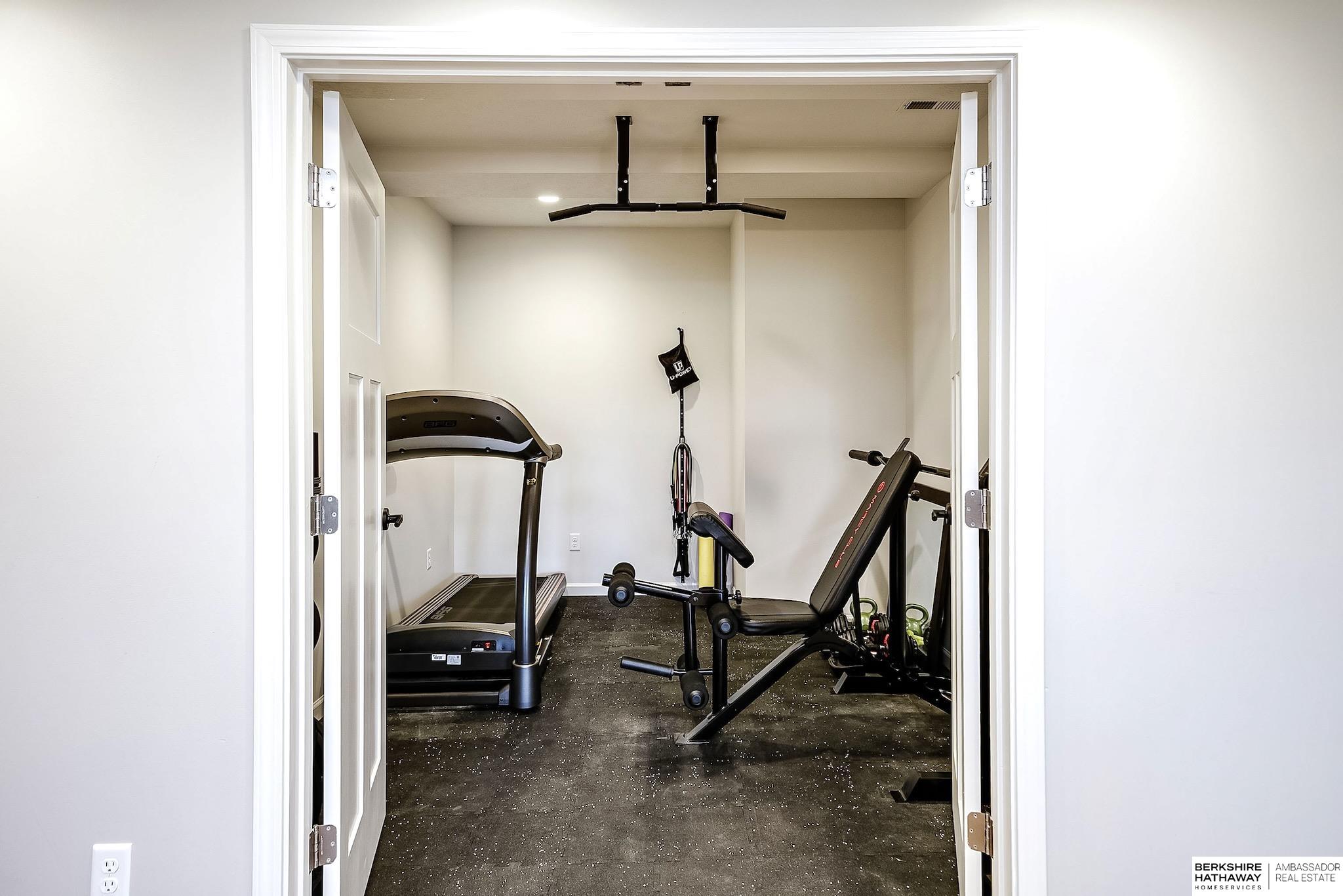 Yutan, Nebraska 68073, United States, 5 Bedrooms Bedrooms, ,3 BathroomsBathrooms,Residential,Pending,120040