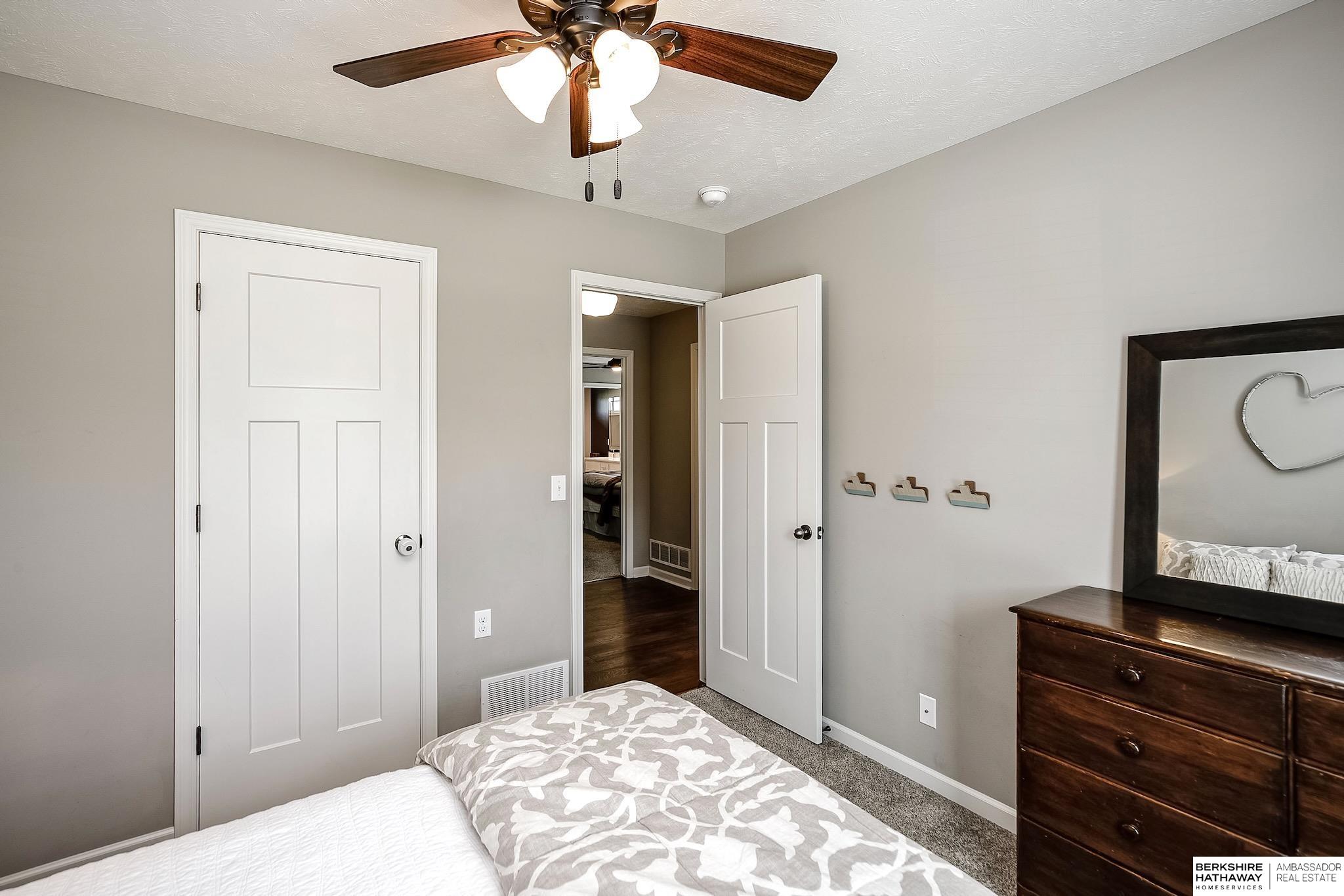 Yutan, Nebraska 68073, United States, 5 Bedrooms Bedrooms, ,3 BathroomsBathrooms,Residential,Pending,120040