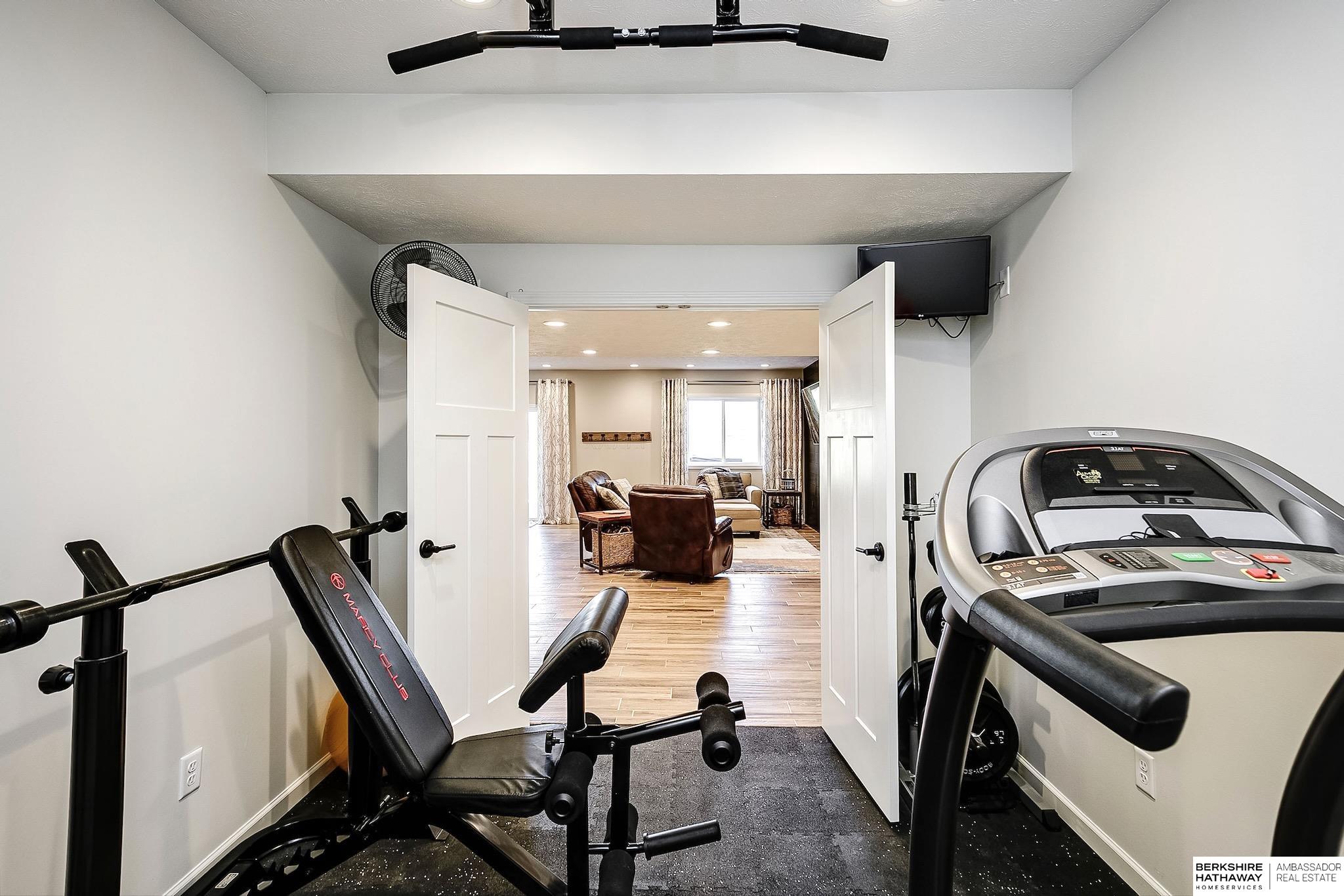 Yutan, Nebraska 68073, United States, 5 Bedrooms Bedrooms, ,3 BathroomsBathrooms,Residential,Pending,120040