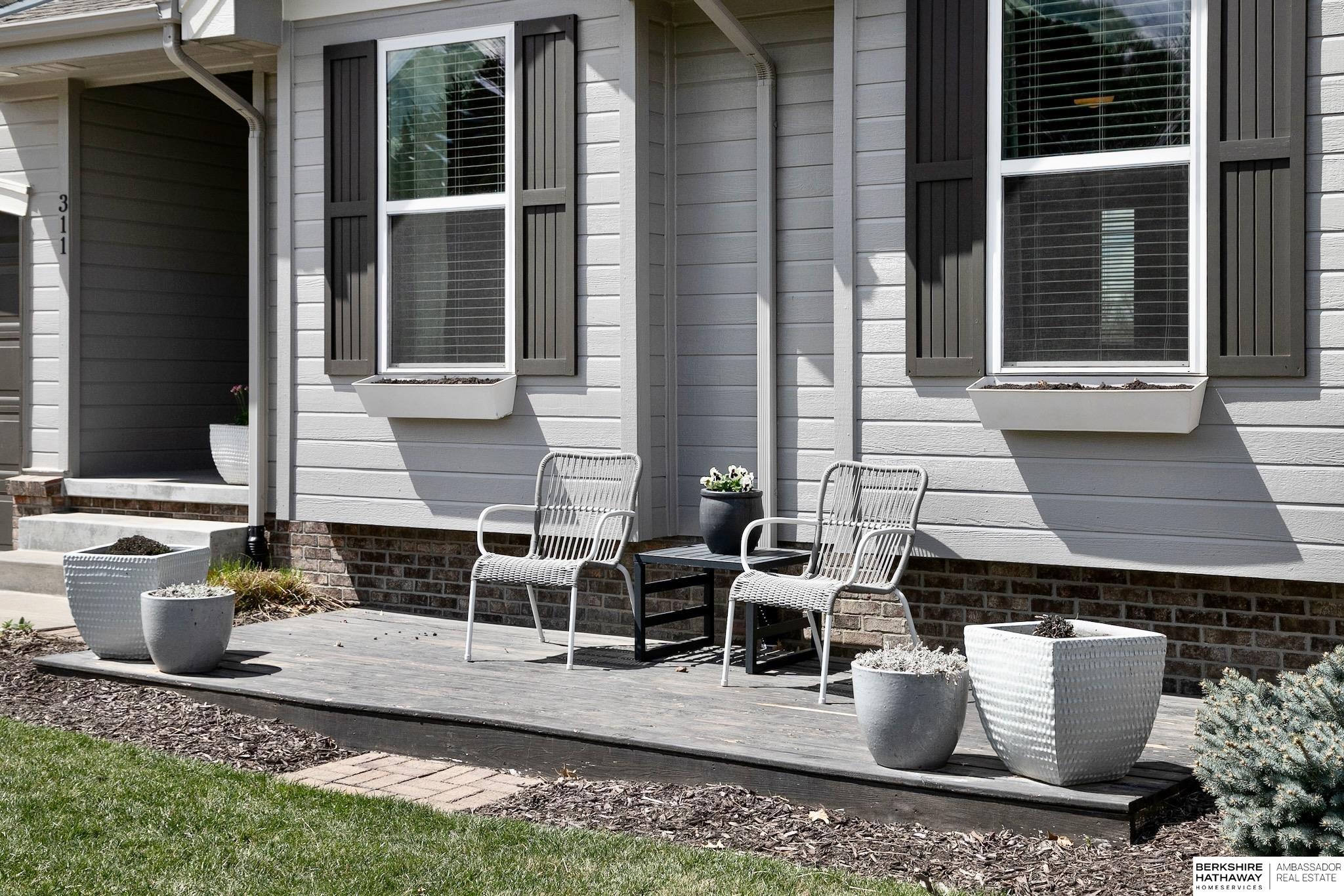 Yutan, Nebraska 68073, United States, 5 Bedrooms Bedrooms, ,3 BathroomsBathrooms,Residential,Pending,120040