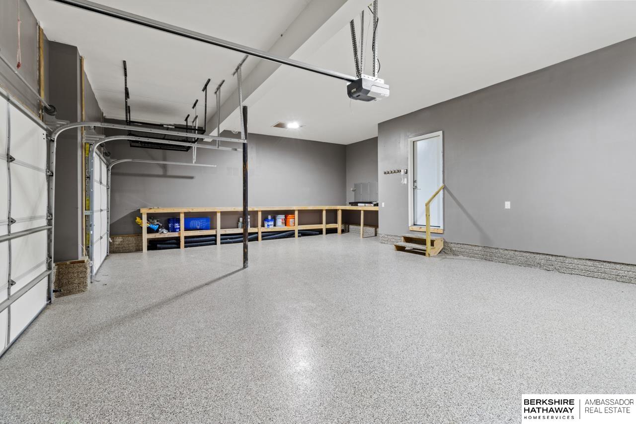 Bellevue, Nebraska 68123, United States, 4 Bedrooms Bedrooms, ,3 BathroomsBathrooms,Residential,Pending,22825