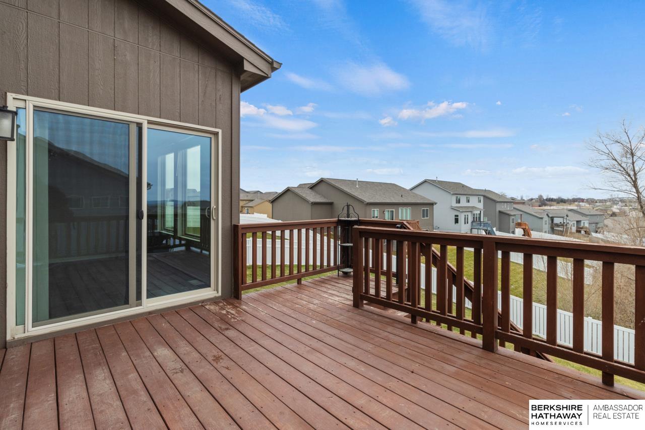 Bellevue, Nebraska 68123, United States, 4 Bedrooms Bedrooms, ,3 BathroomsBathrooms,Residential,Pending,22825