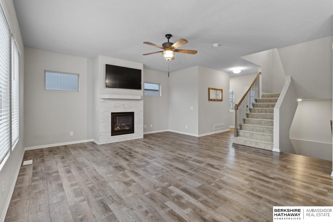 Bellevue, Nebraska 68123, United States, 4 Bedrooms Bedrooms, ,3 BathroomsBathrooms,Residential,Pending,22825