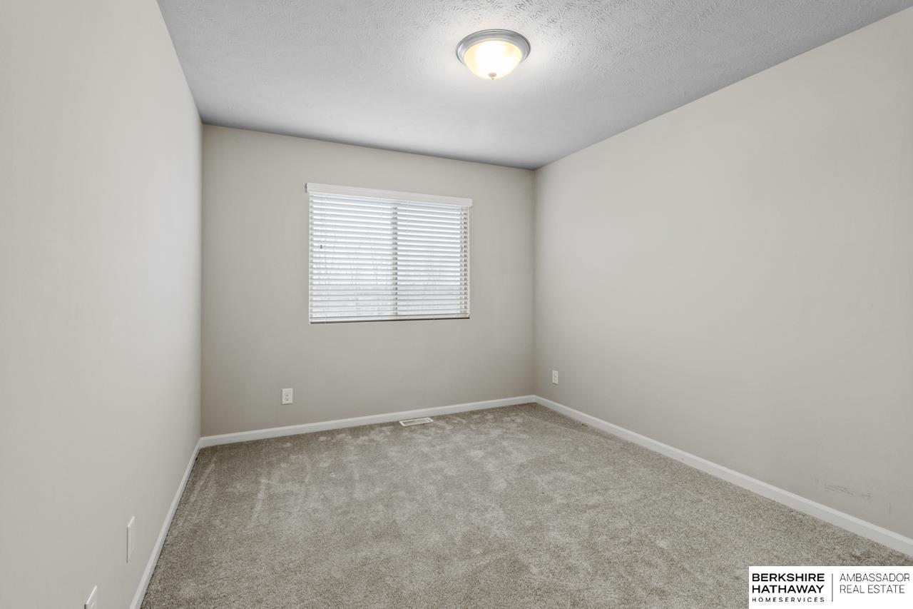 Bellevue, Nebraska 68123, United States, 4 Bedrooms Bedrooms, ,3 BathroomsBathrooms,Residential,Pending,22825