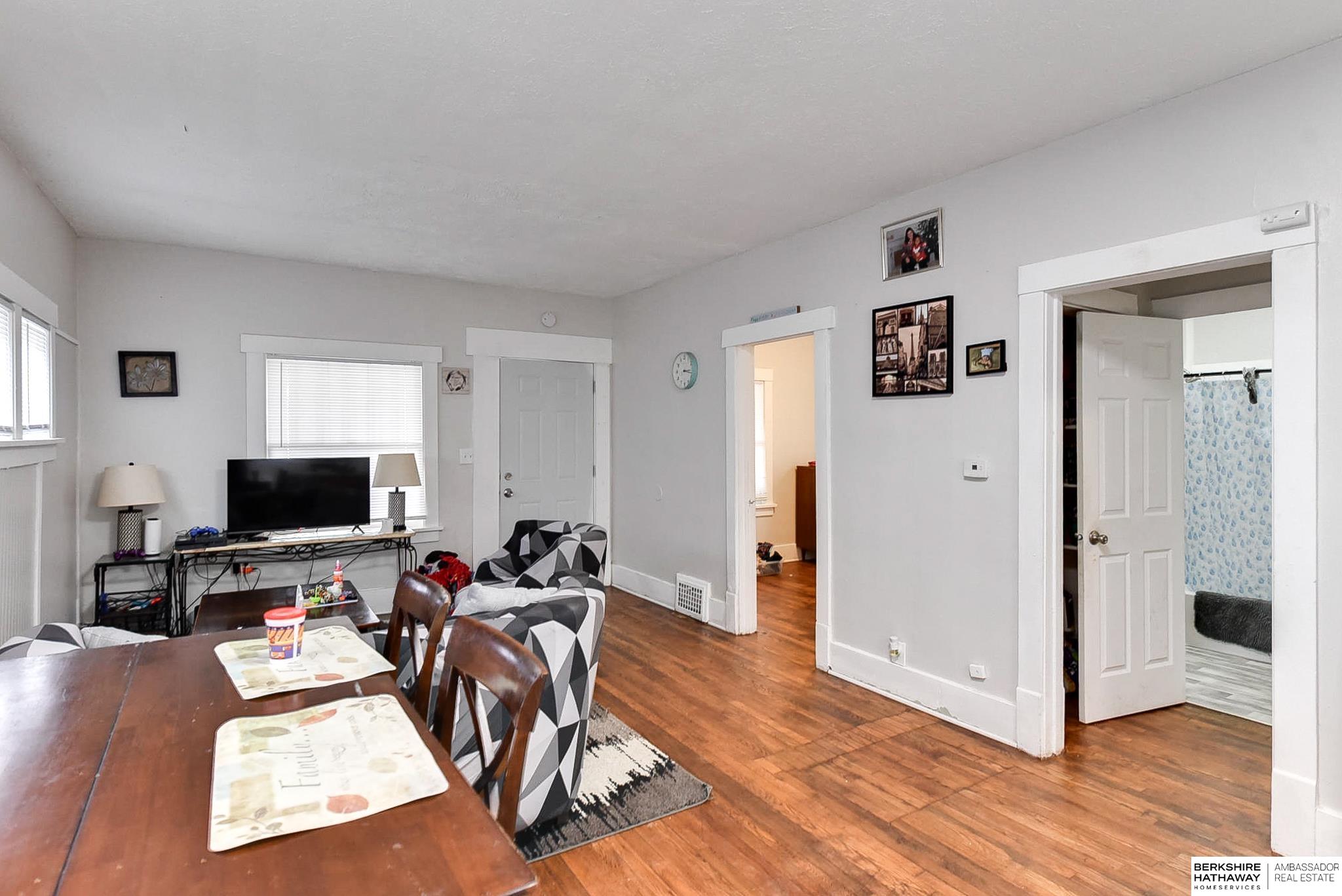 Omaha, Nebraska 68111, United States, 3 Bedrooms Bedrooms, ,1 BathroomBathrooms,Residential,Active,80017