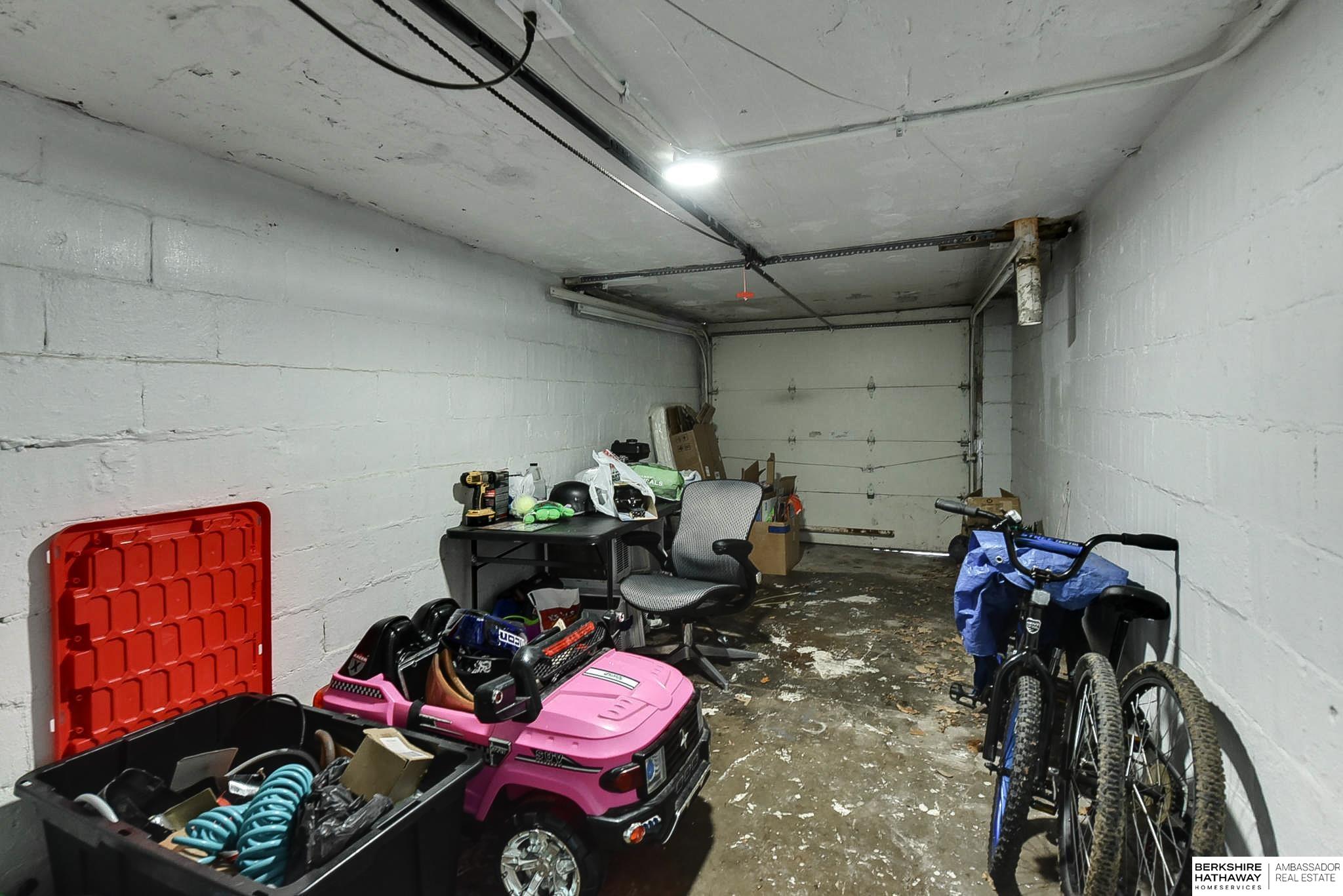 Omaha, Nebraska 68111, United States, 3 Bedrooms Bedrooms, ,1 BathroomBathrooms,Residential,Active,80017