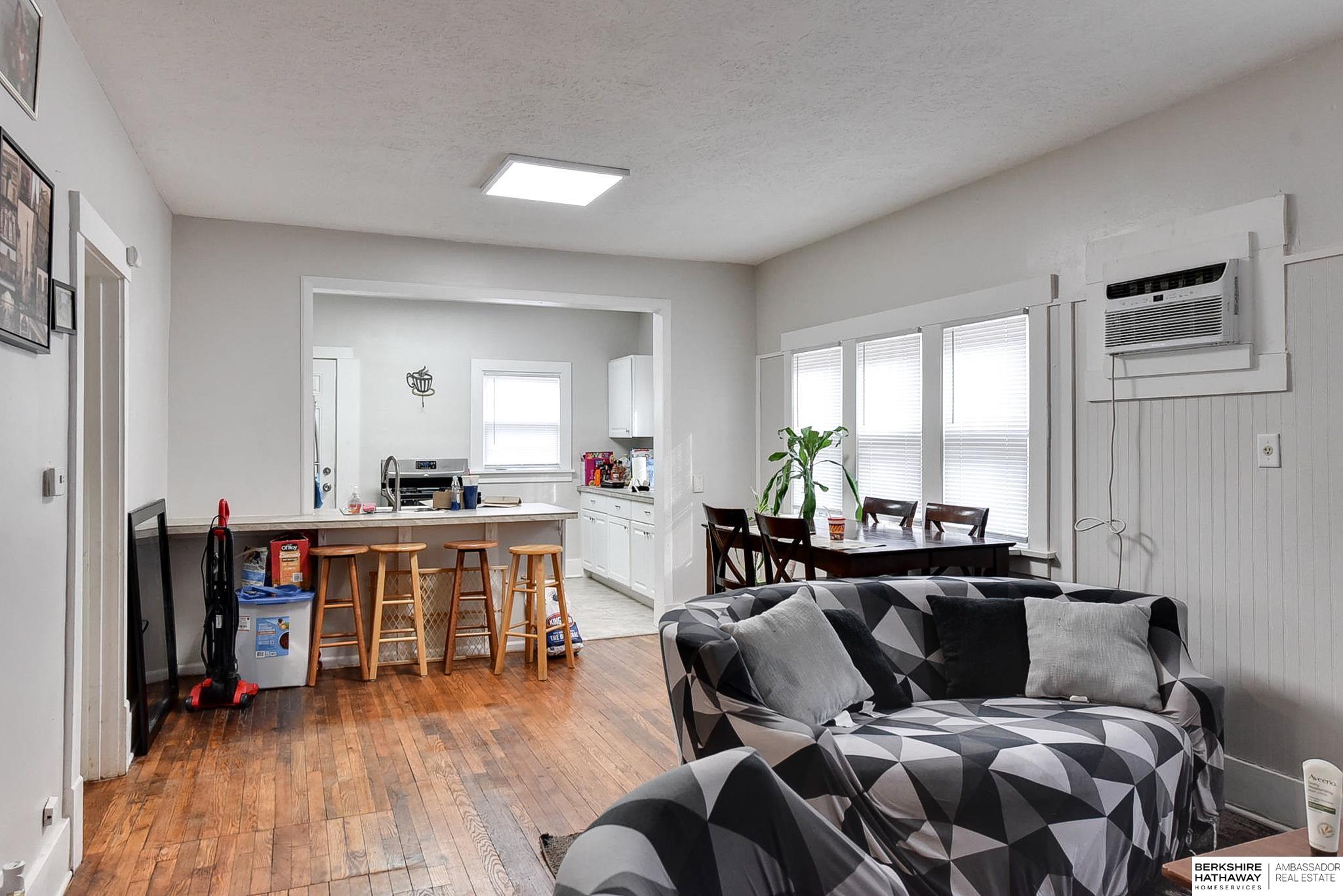 Omaha, Nebraska 68111, United States, 3 Bedrooms Bedrooms, ,1 BathroomBathrooms,Residential,Active,80017