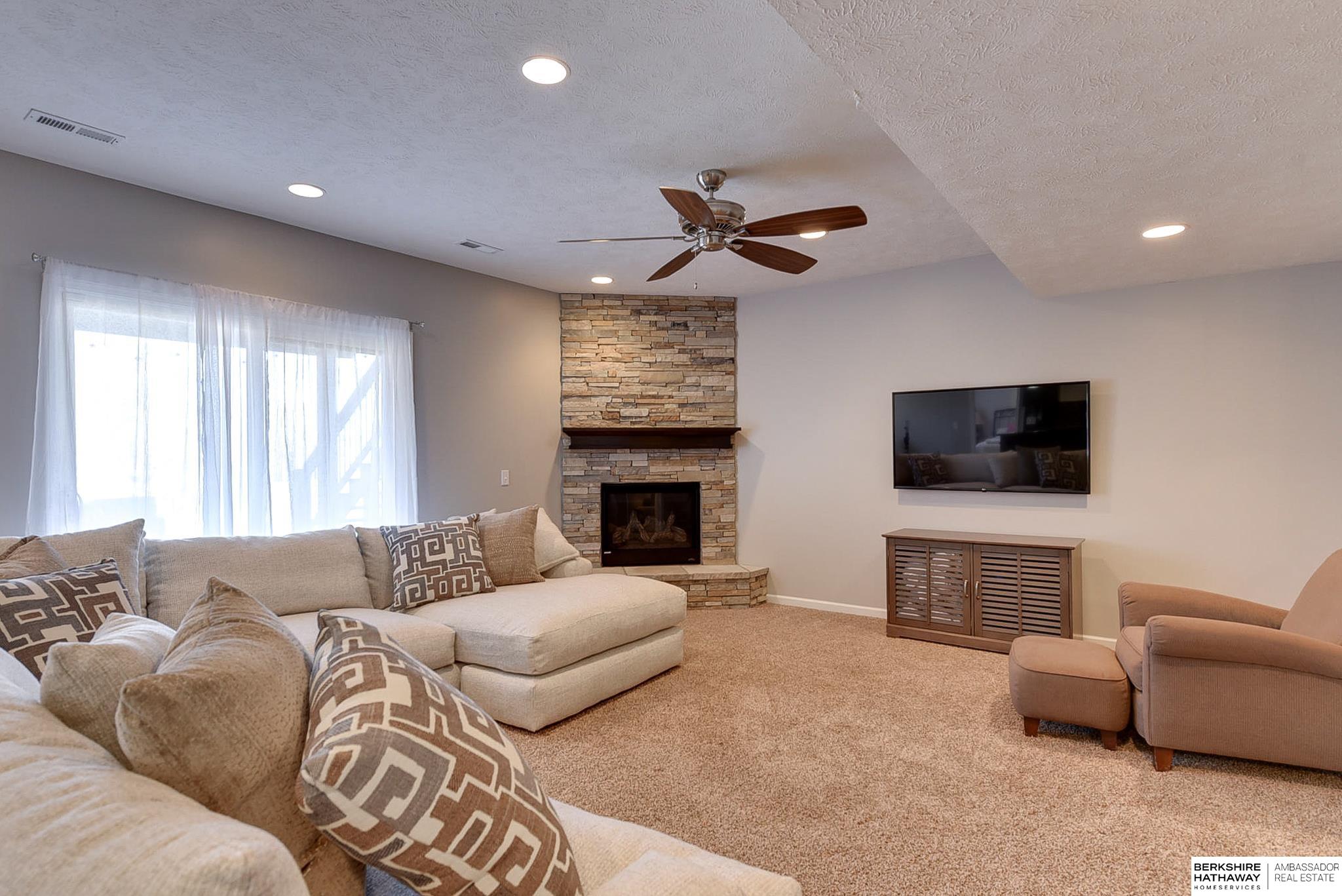 Omaha, Nebraska 68116, United States, 5 Bedrooms Bedrooms, ,5 BathroomsBathrooms,Residential,Active,78920