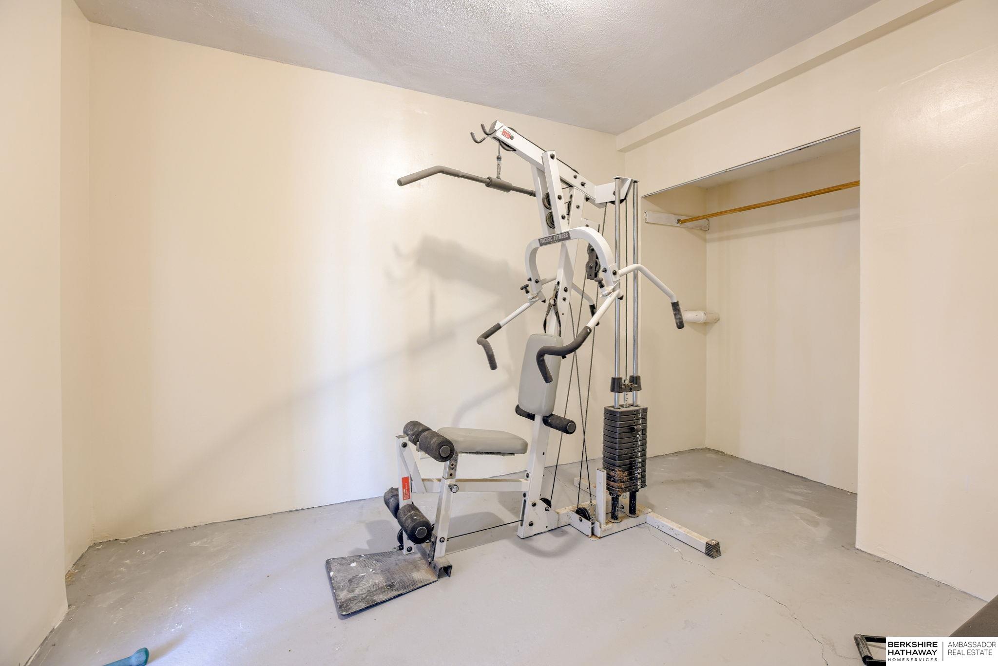 Papillion, Nebraska 68046, United States, 4 Bedrooms Bedrooms, ,4 BathroomsBathrooms,Residential,Pending,111816