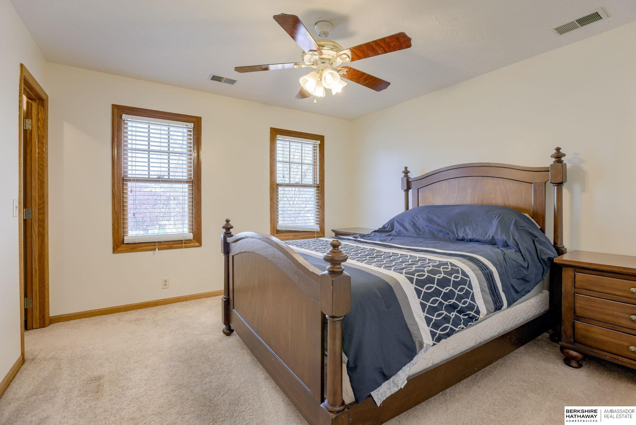 Papillion, Nebraska 68046, United States, 4 Bedrooms Bedrooms, ,4 BathroomsBathrooms,Residential,Pending,111816