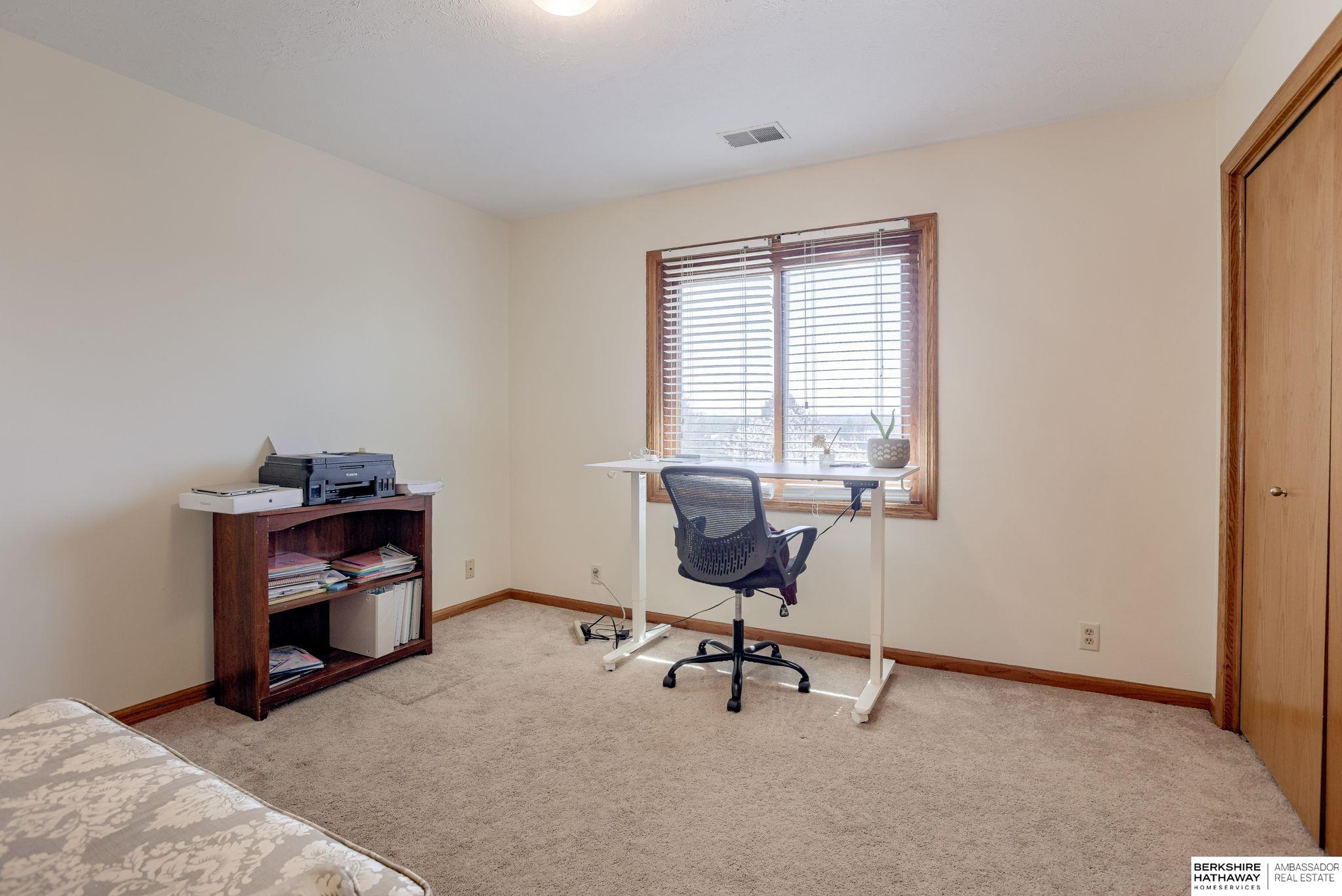 Papillion, Nebraska 68046, United States, 4 Bedrooms Bedrooms, ,4 BathroomsBathrooms,Residential,Pending,111816