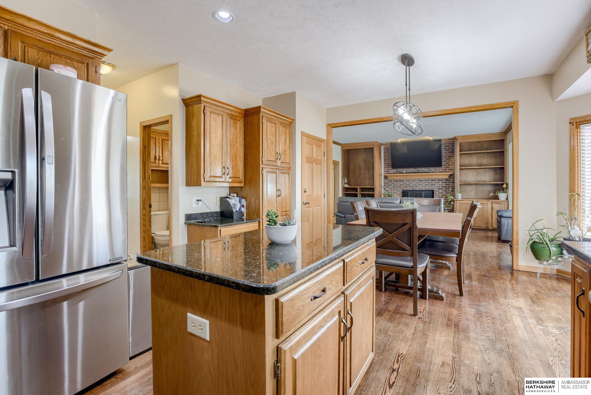 Papillion, Nebraska 68046, United States, 4 Bedrooms Bedrooms, ,4 BathroomsBathrooms,Residential,Pending,111816