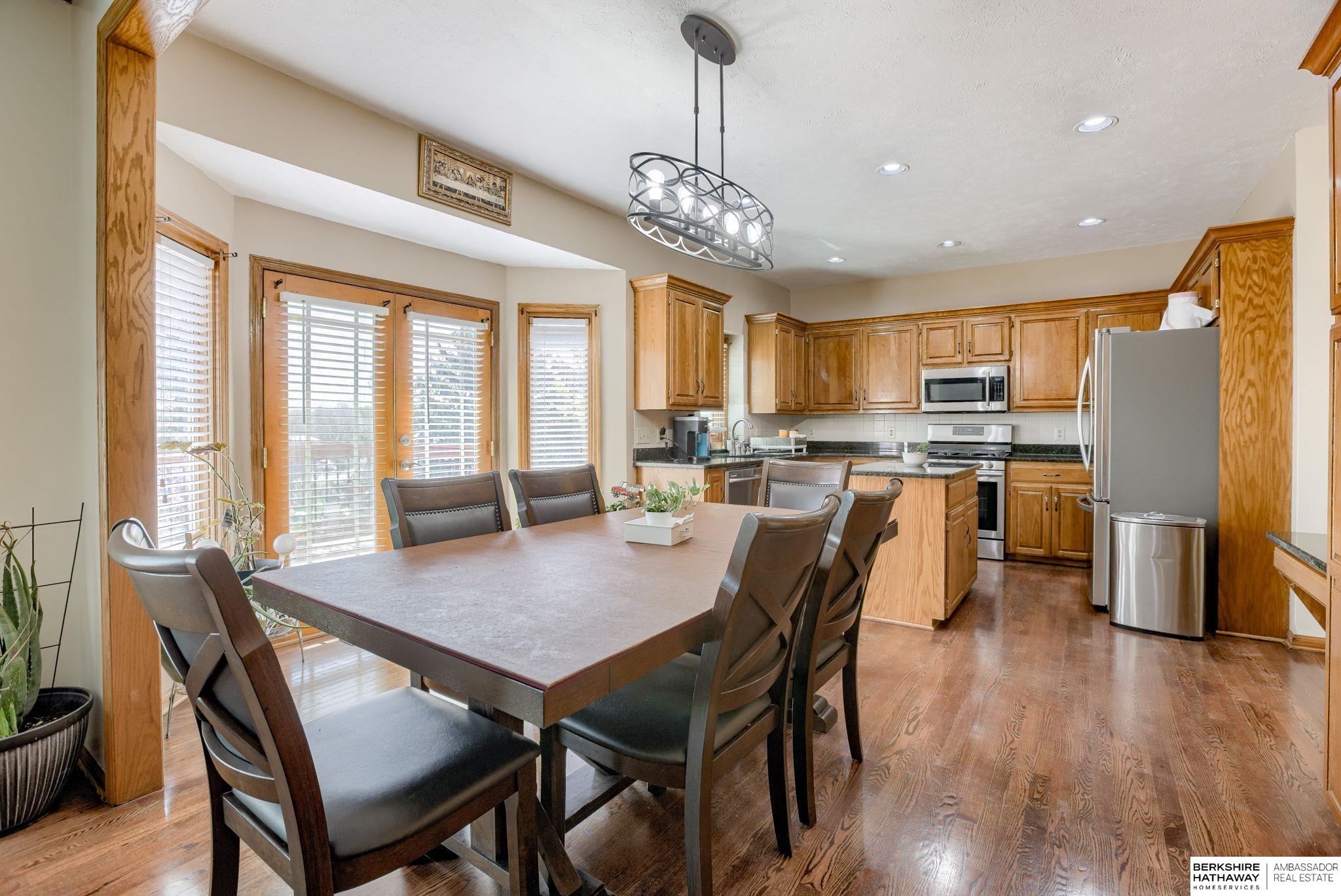 Papillion, Nebraska 68046, United States, 4 Bedrooms Bedrooms, ,4 BathroomsBathrooms,Residential,Pending,111816