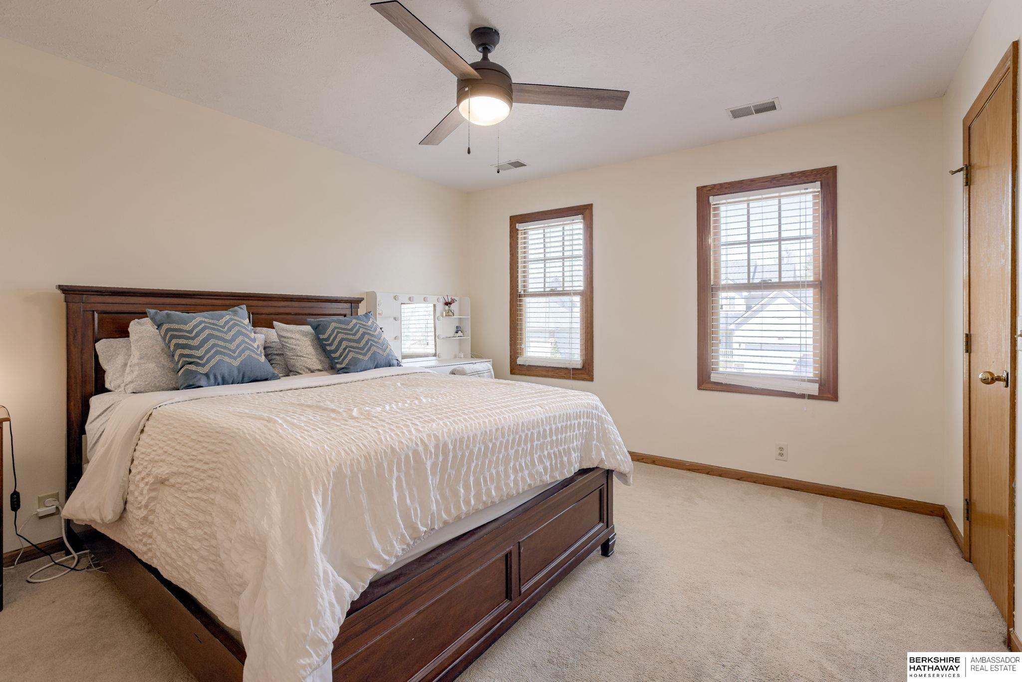 Papillion, Nebraska 68046, United States, 4 Bedrooms Bedrooms, ,4 BathroomsBathrooms,Residential,Pending,111816