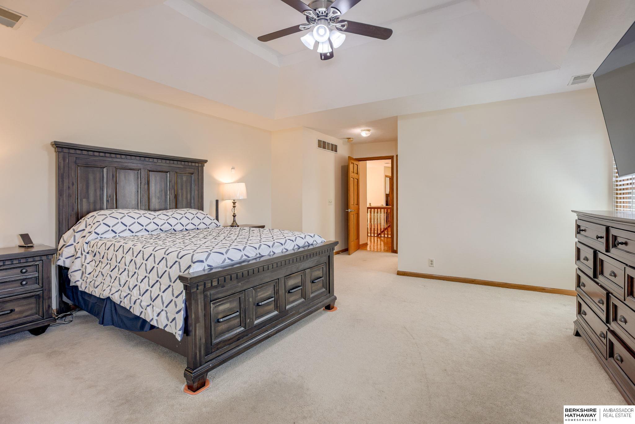 Papillion, Nebraska 68046, United States, 4 Bedrooms Bedrooms, ,4 BathroomsBathrooms,Residential,Pending,111816